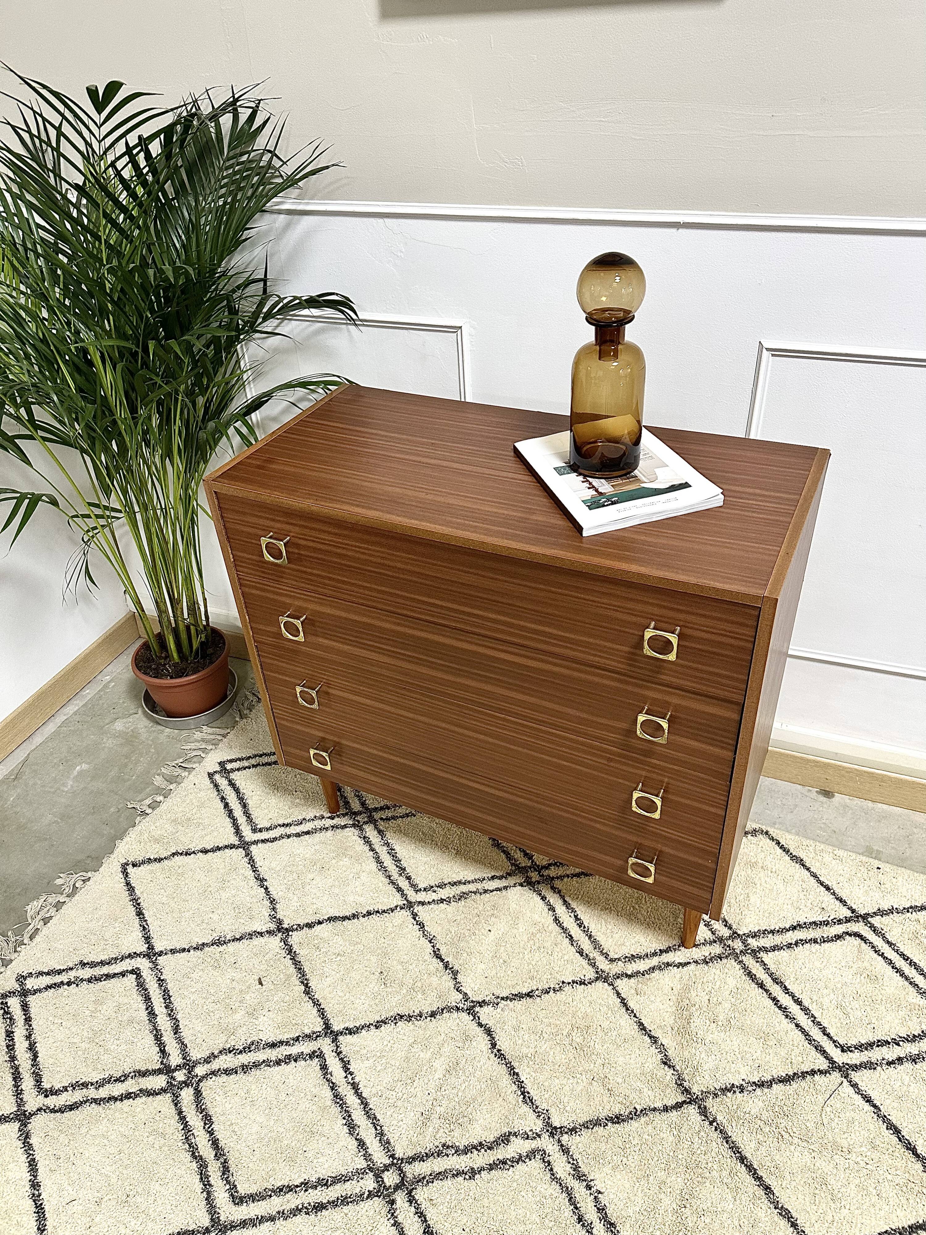 Vintage chest of drawers bobbin feet