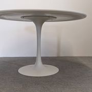 Space Age tulip round table by Maurice Burke for Arkana, 1960s-70s