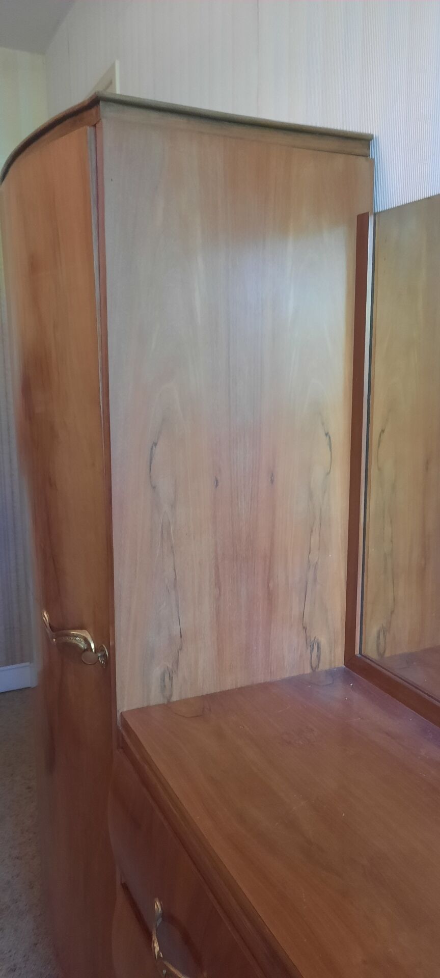 Asymmetrical wardrobe