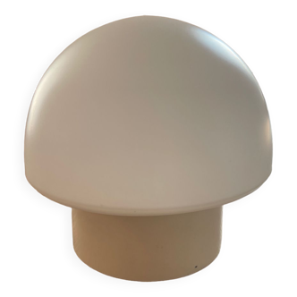 Round white ceiling lamp