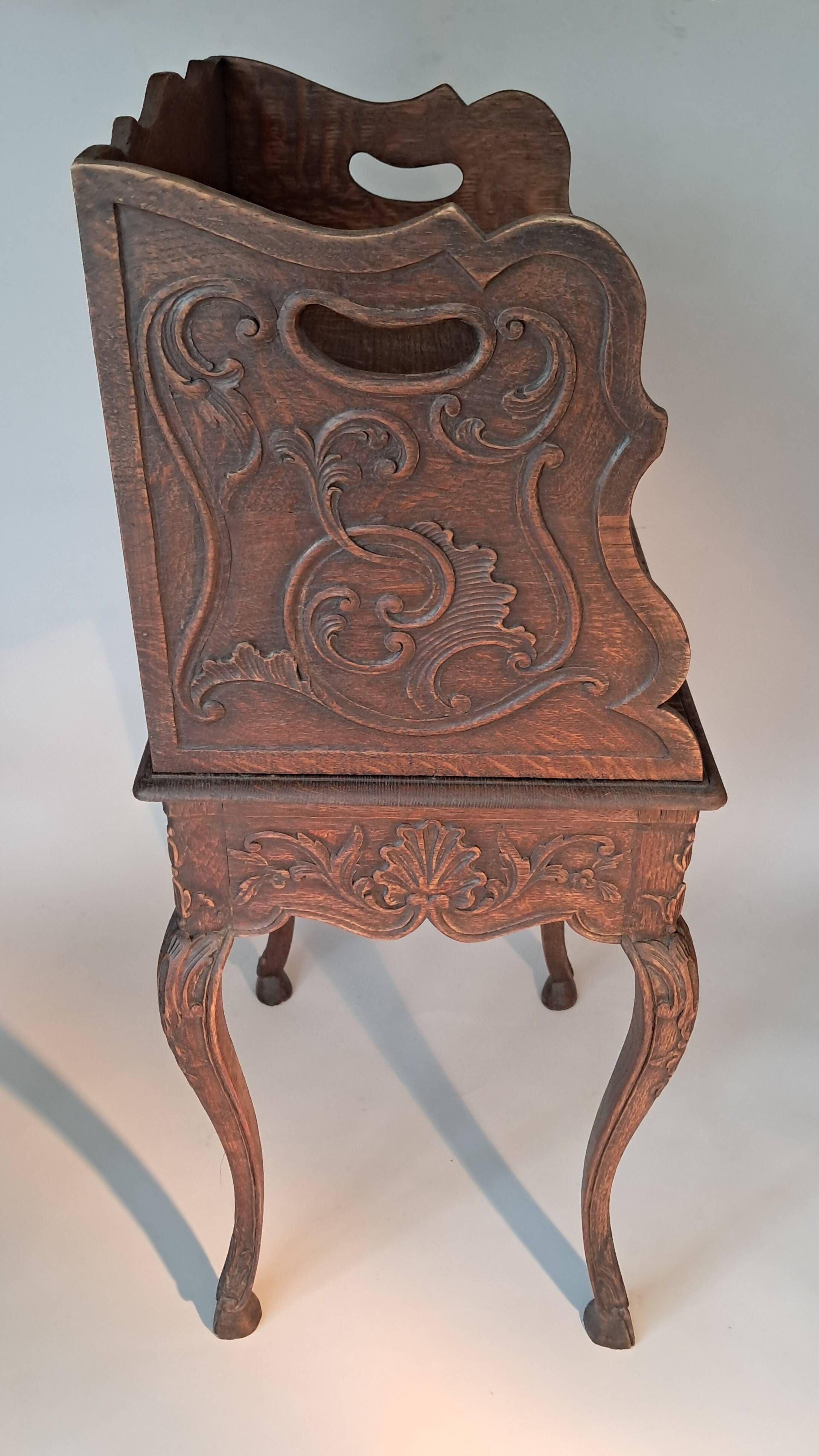 Provençal style table in carved oak.