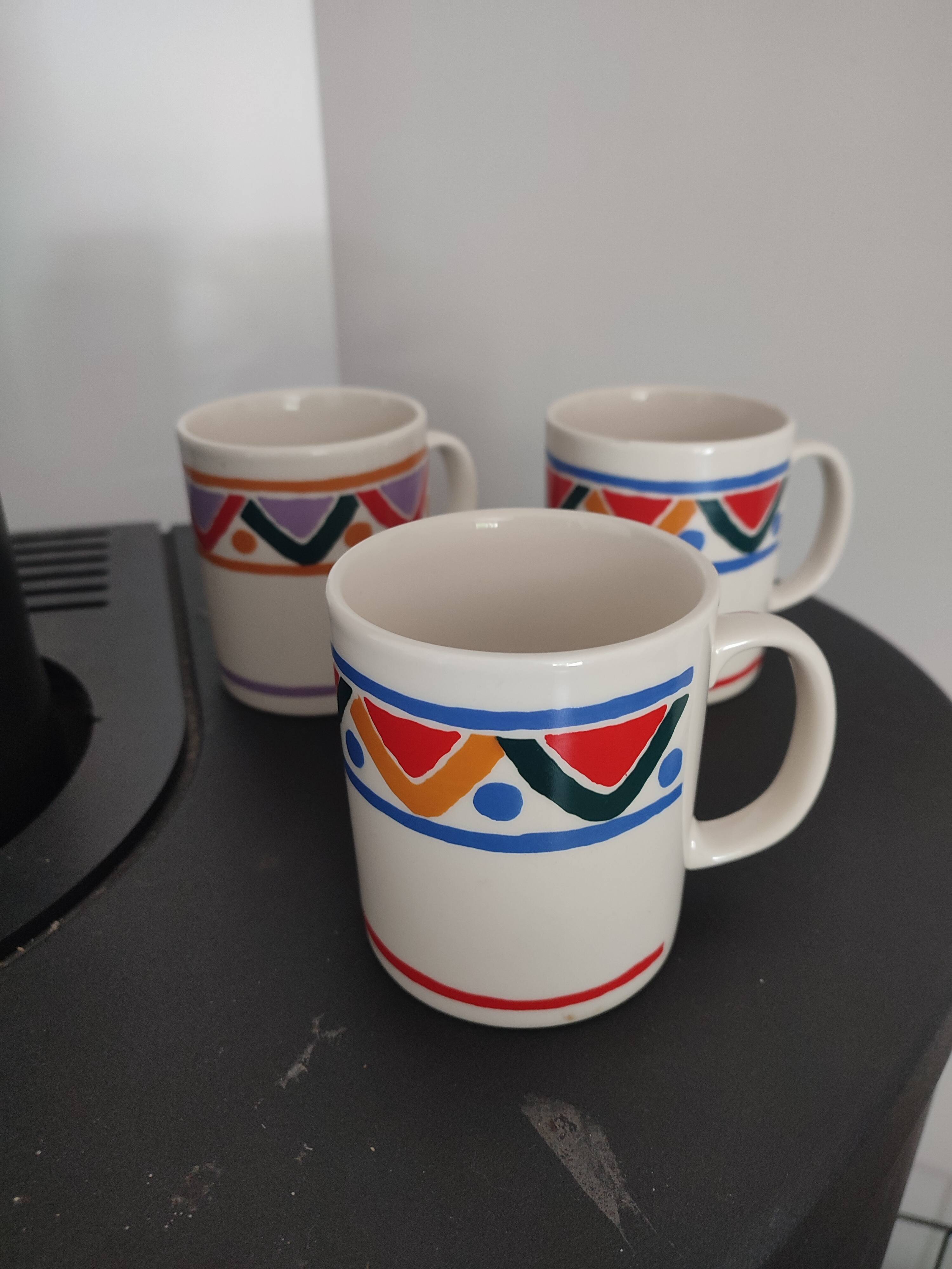 Graphic vintage mobil mug cups