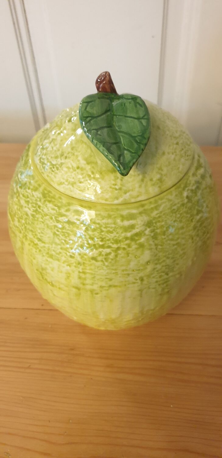 Pear pot