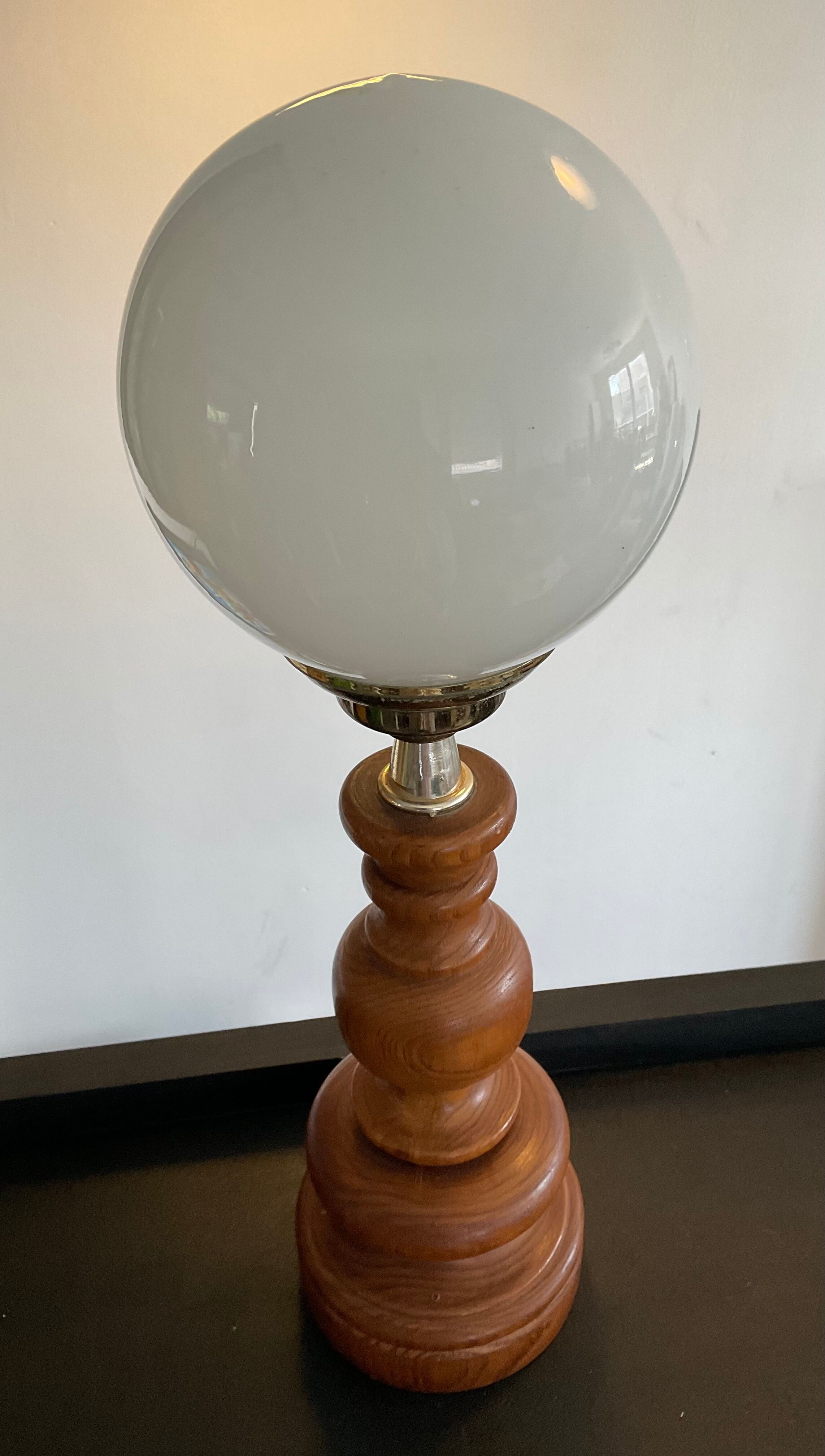 Scandinavian lamp in wood and opaline