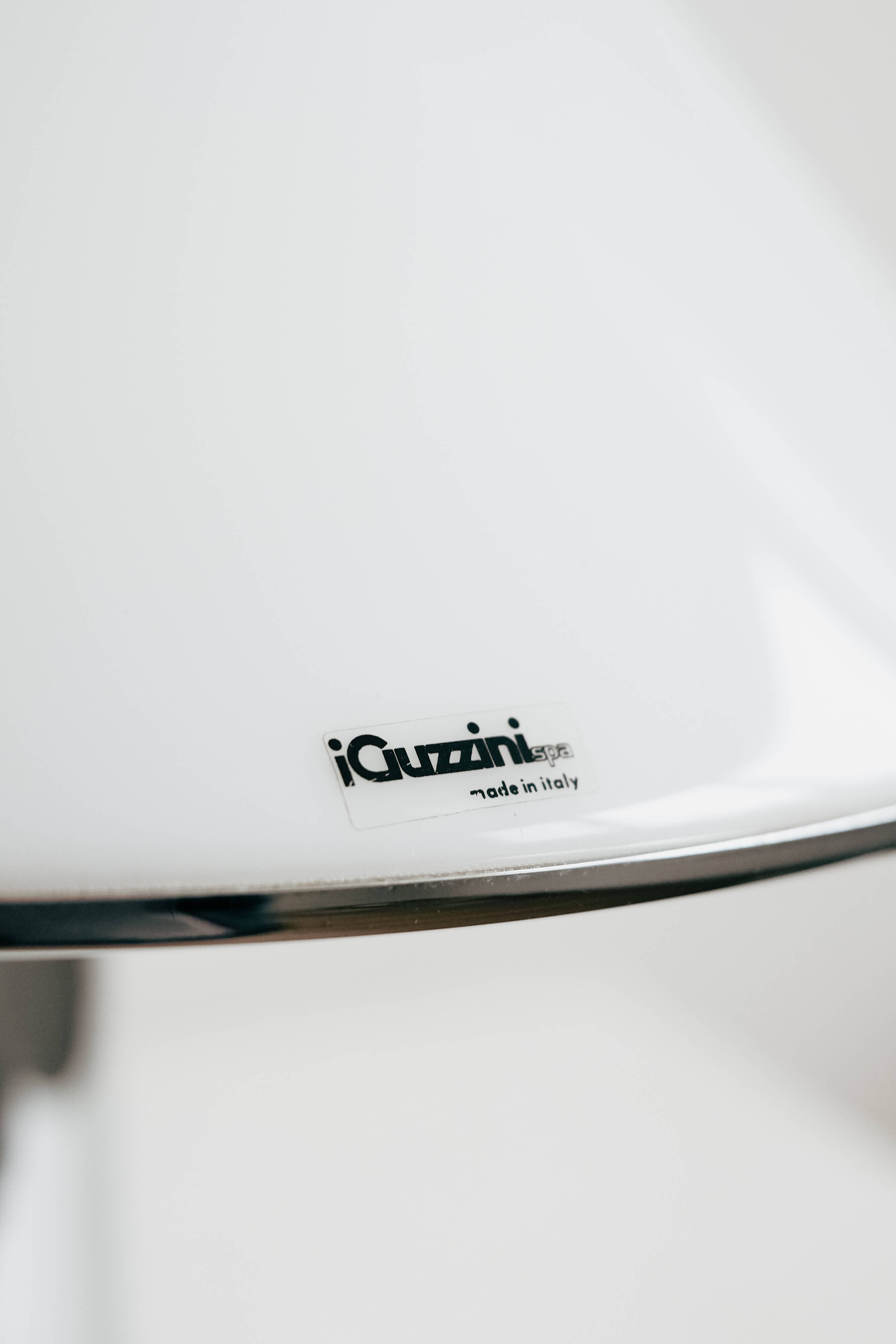 Harvey Guzzini Elpis table lamp