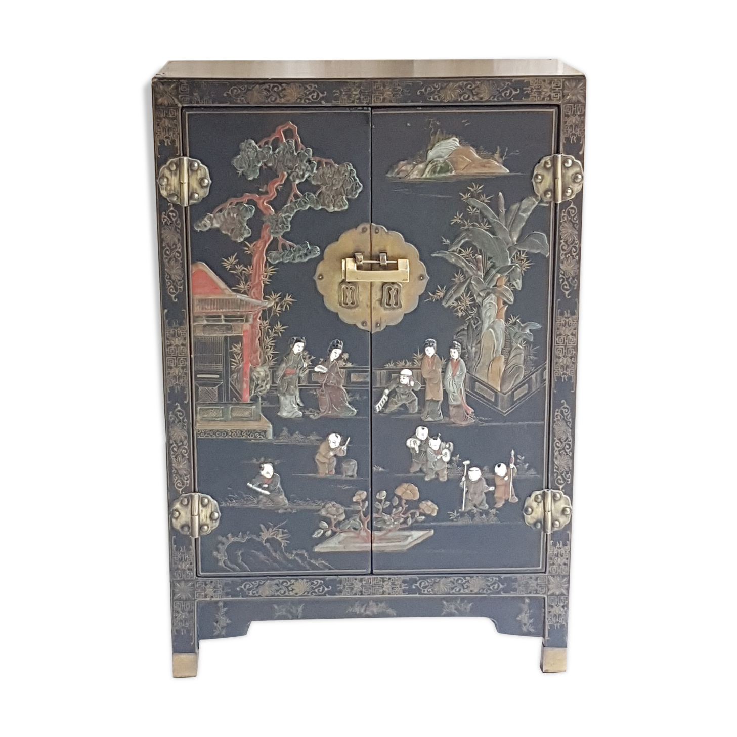 Chinese Bahut in 2-door laque