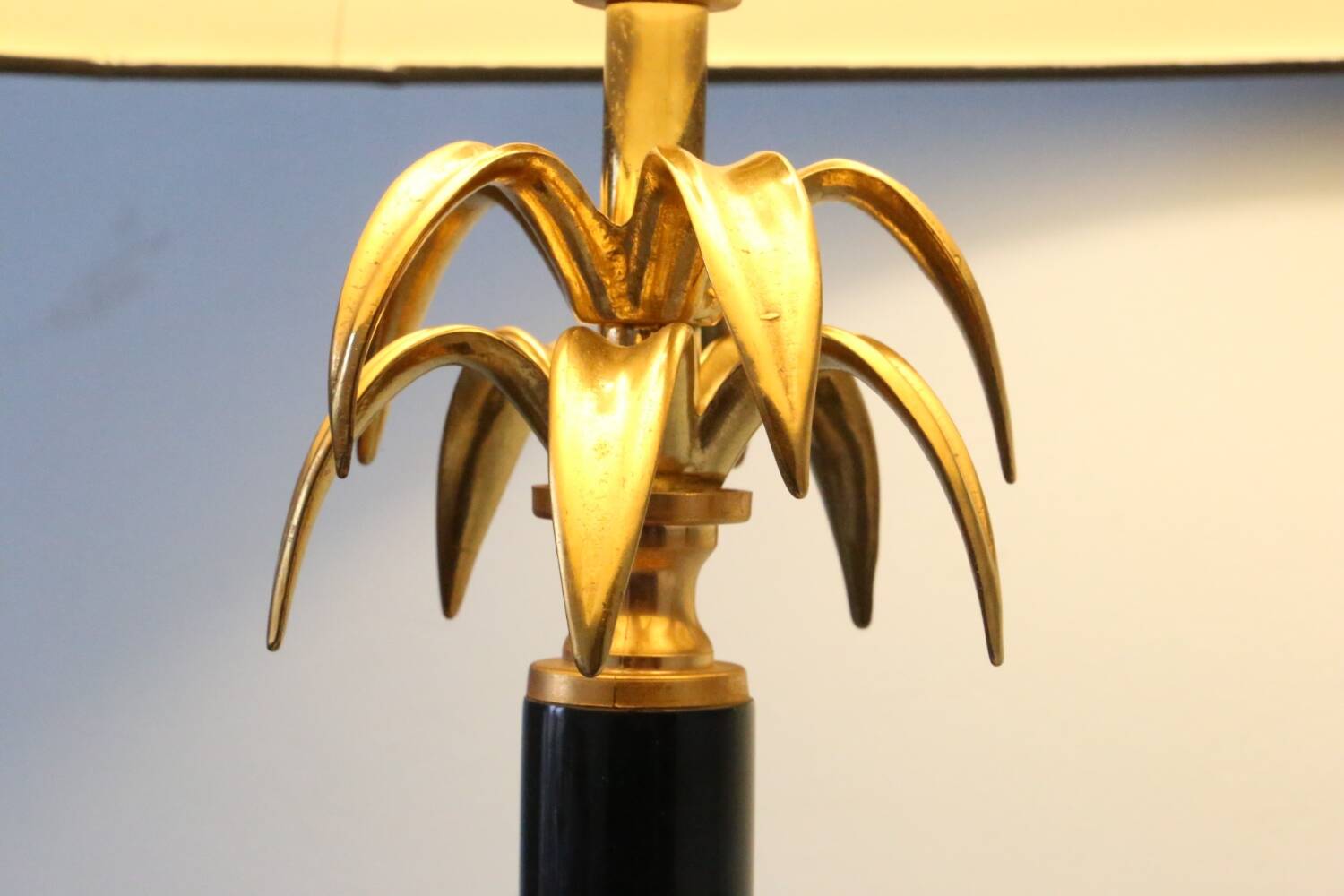 Pineapple lamp, Le Dauphin house, Koufra model