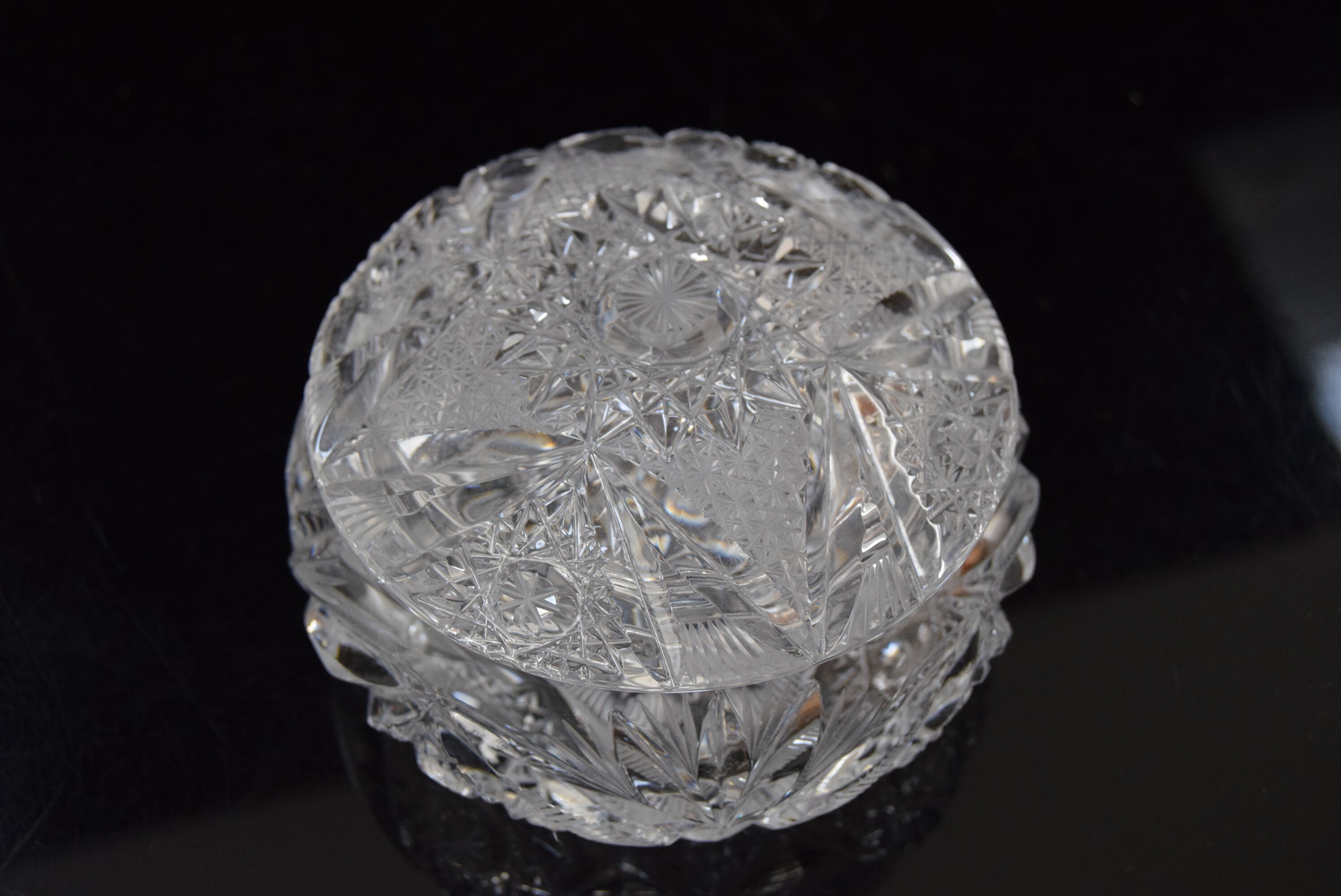 Sugary bowl,cut crystal glass,bohemia in the 1960's.