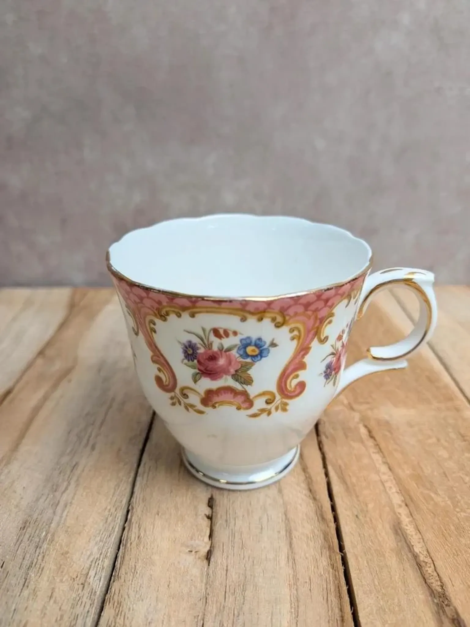 English porcelain cup Crown Staffordshire Denbigh – Bird and flowers