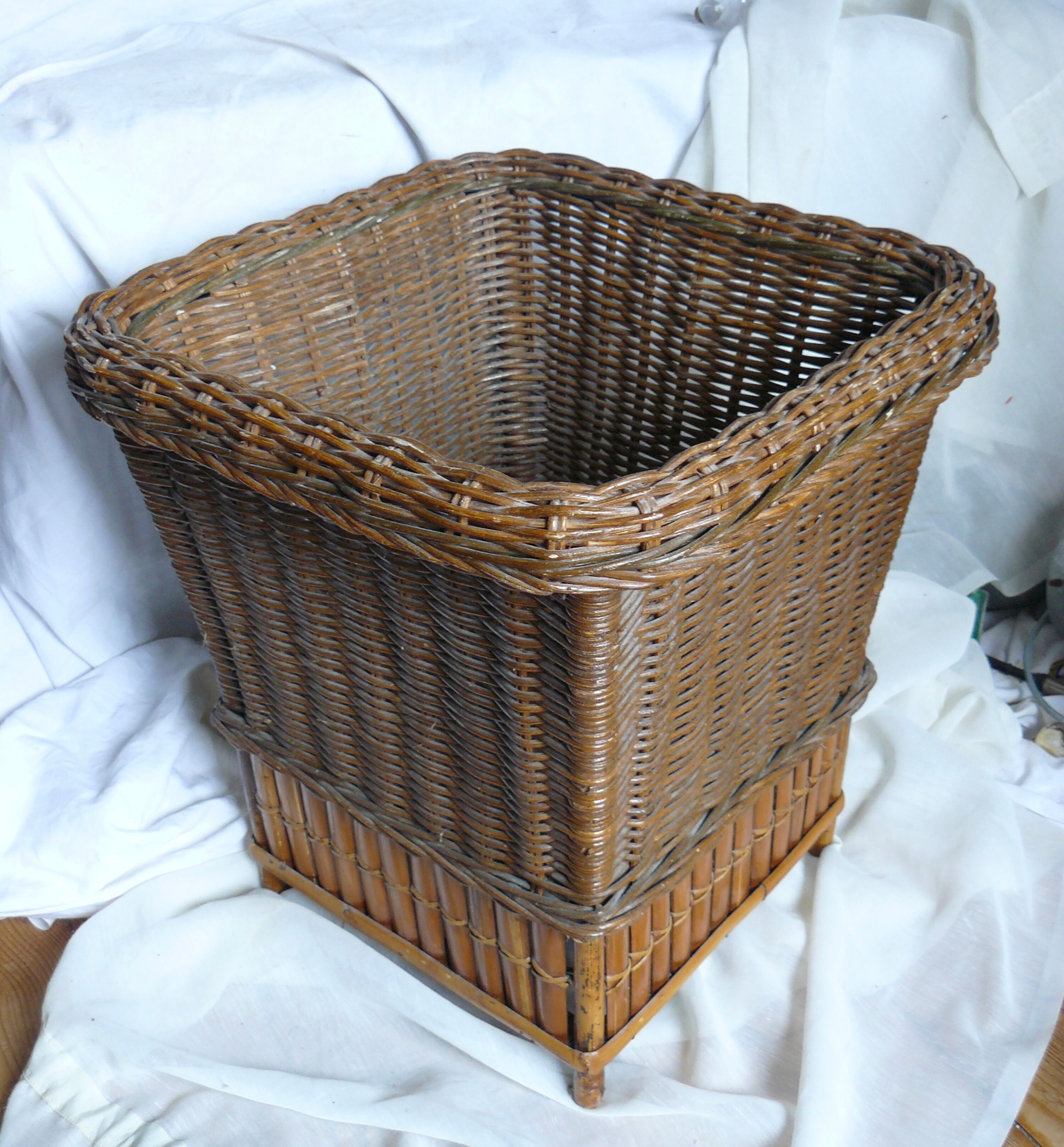 Vintage pot cover in rattan and bamboo 1980