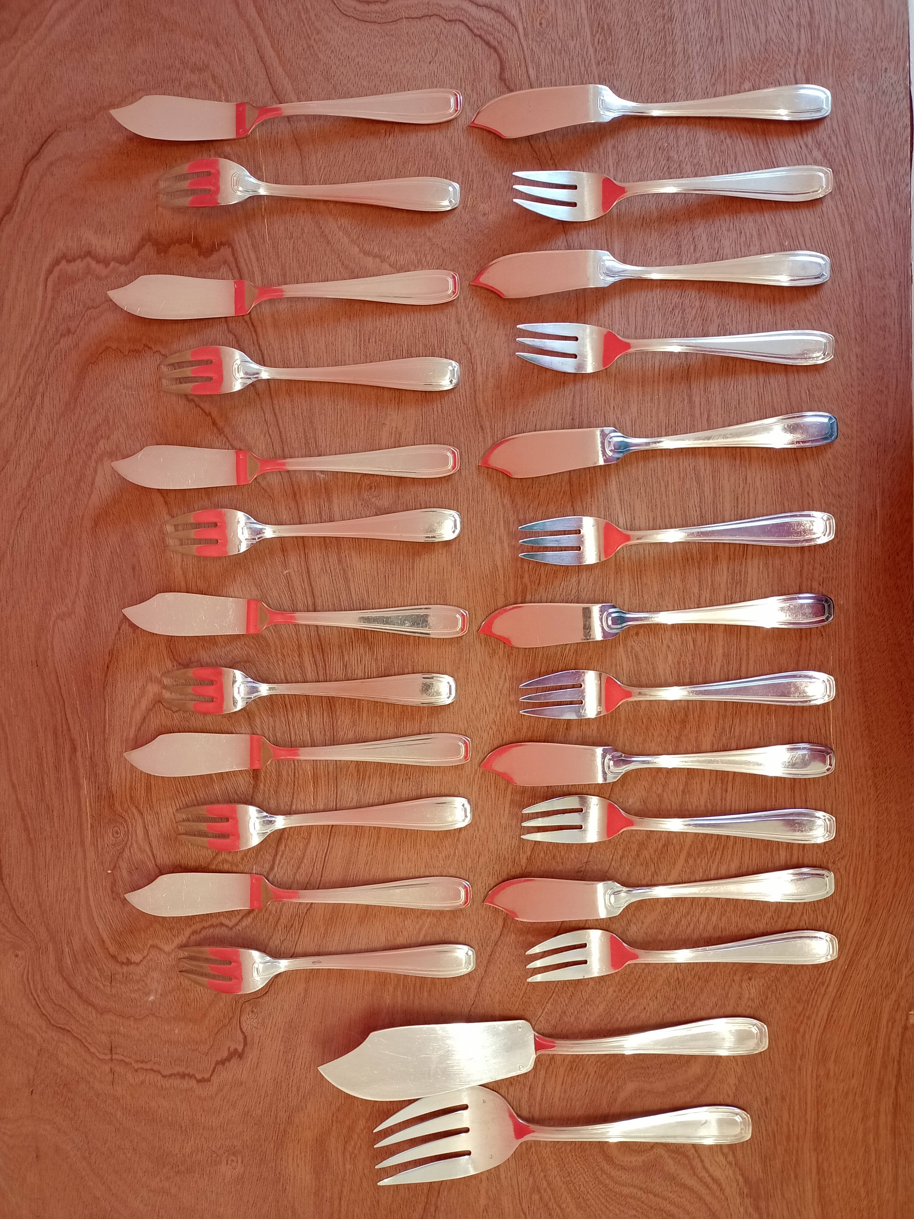 Fish service of 12 seats and covered ercuis service