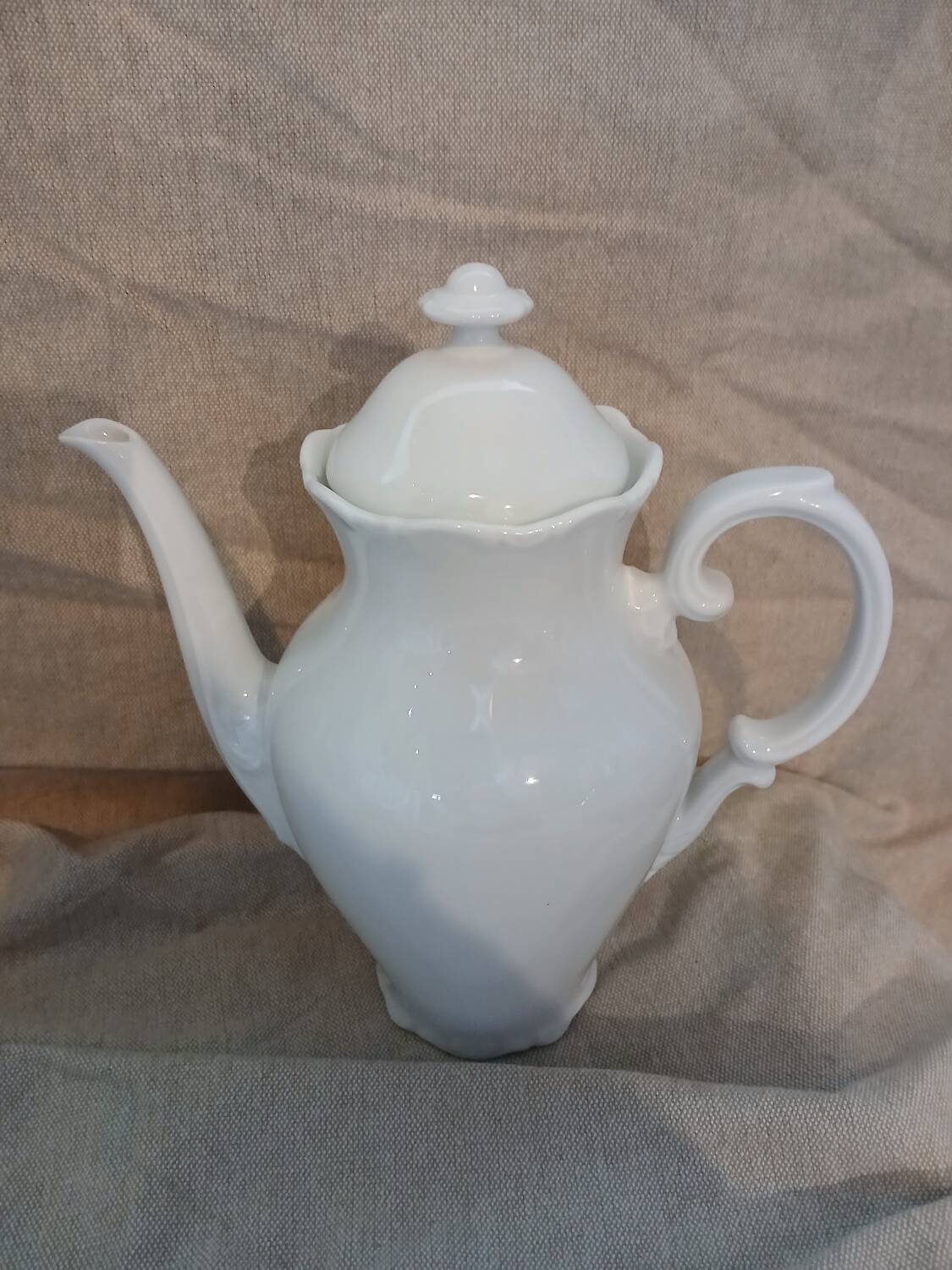 Set of 3 antique teapots/coffee pots