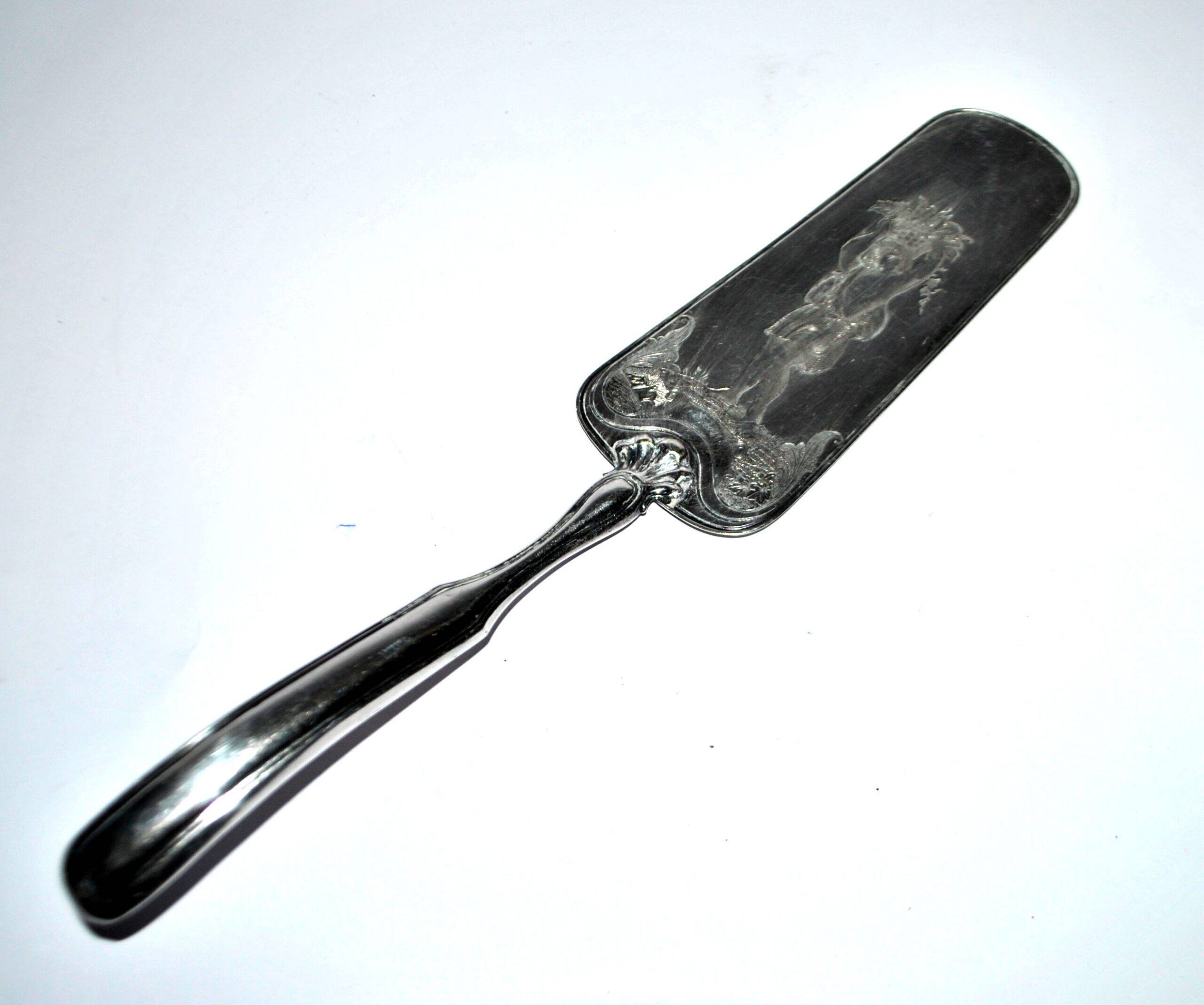 Cake server with engraved decoration Bacchus Vintage Silverware
