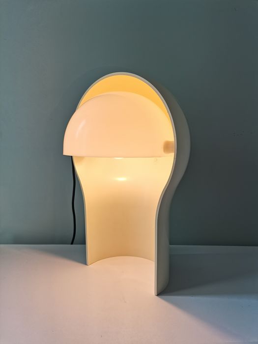 Italian table lamp "Telegono" by Vico Magistretti for Artemide