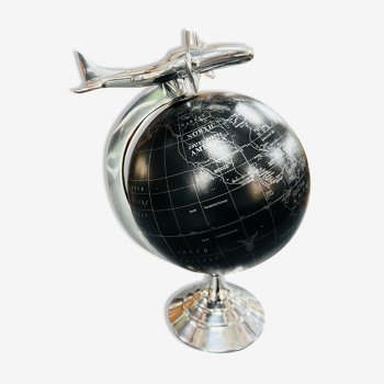 Globe terrestre en aluminium à poser avec un axe d'avion