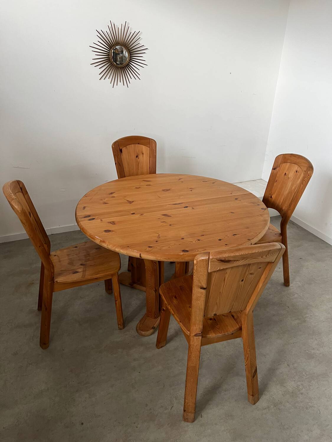 French design pine table and chair set from the 70s brutalist vintage arcs
