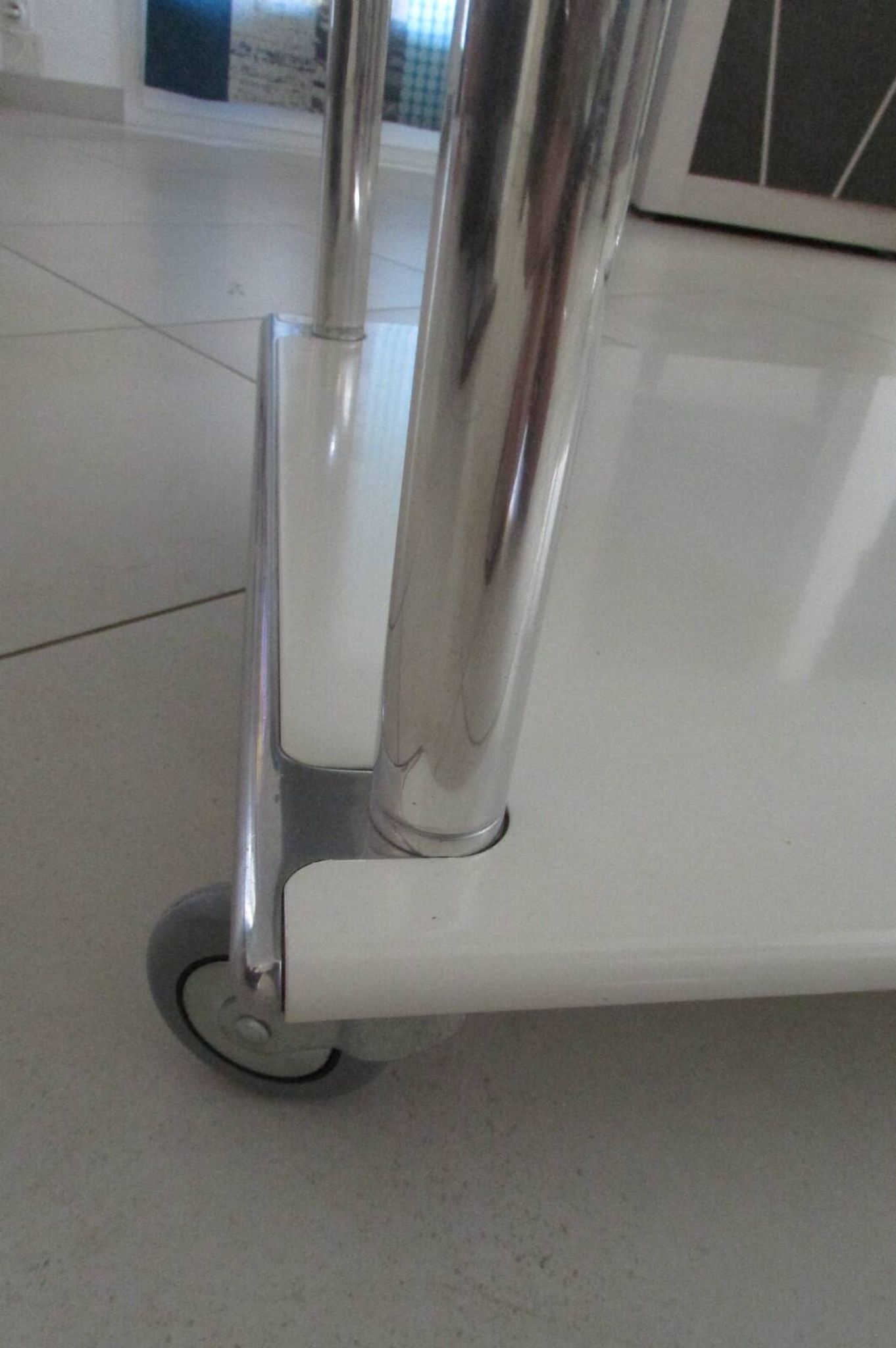 Table basse space age double plateaux en acier laqué blanc, France