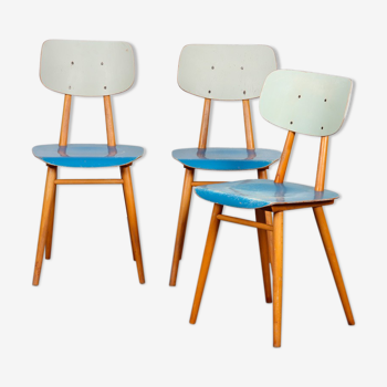 Suite of 3 vintage wooden chairs produced by Ton, 1960