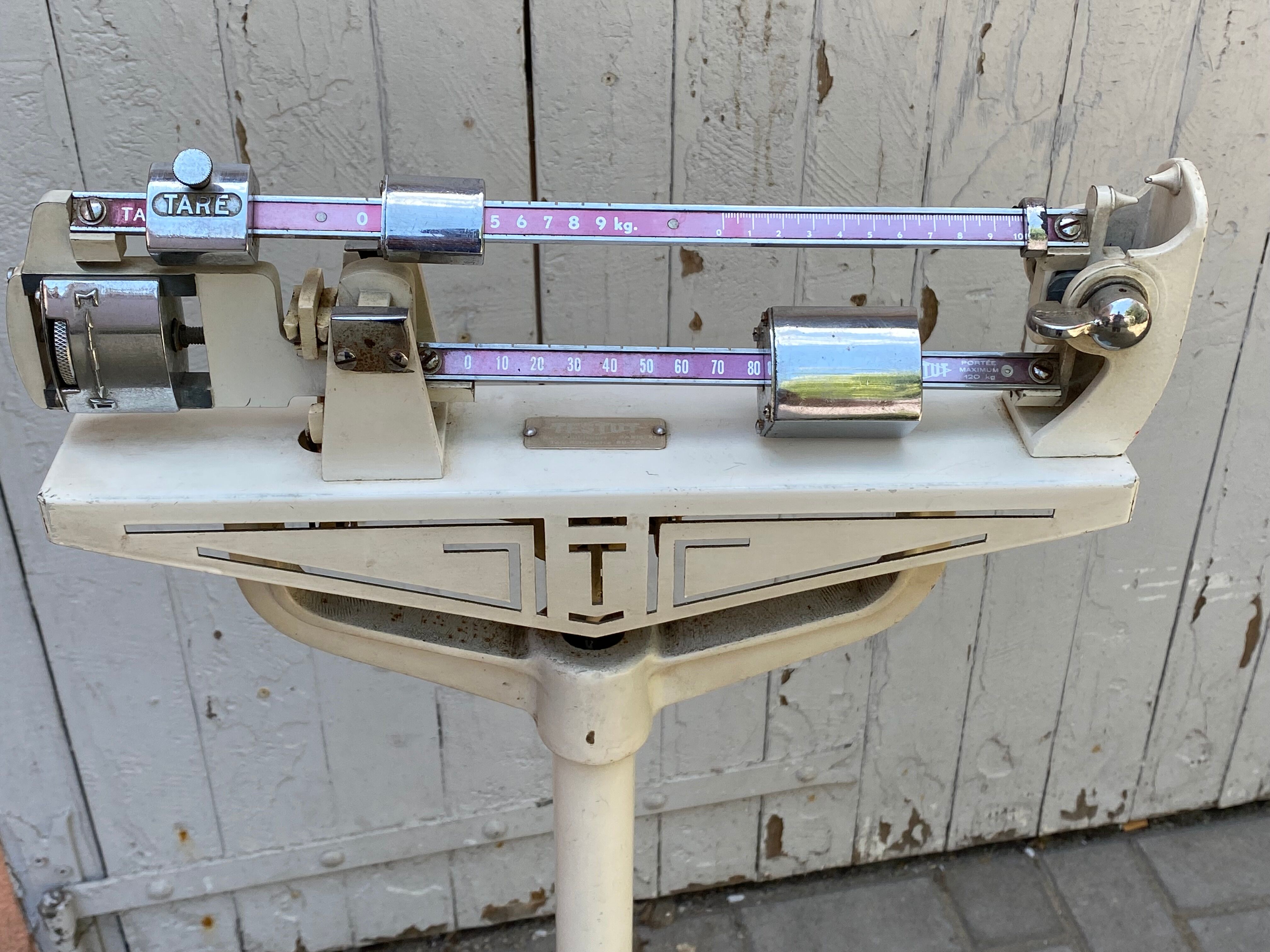 Testut Doctor's Scale Weighs Vintage Person