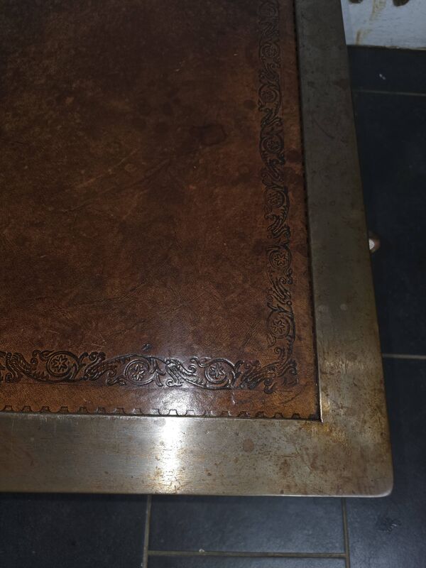Table basse vintage en acier et cuir