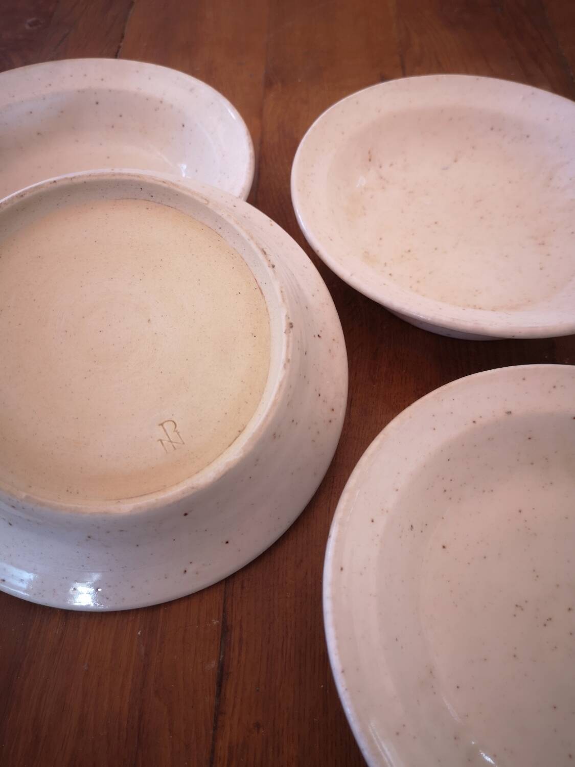 Lot de 4 Assiettes creuses en grès moucheté