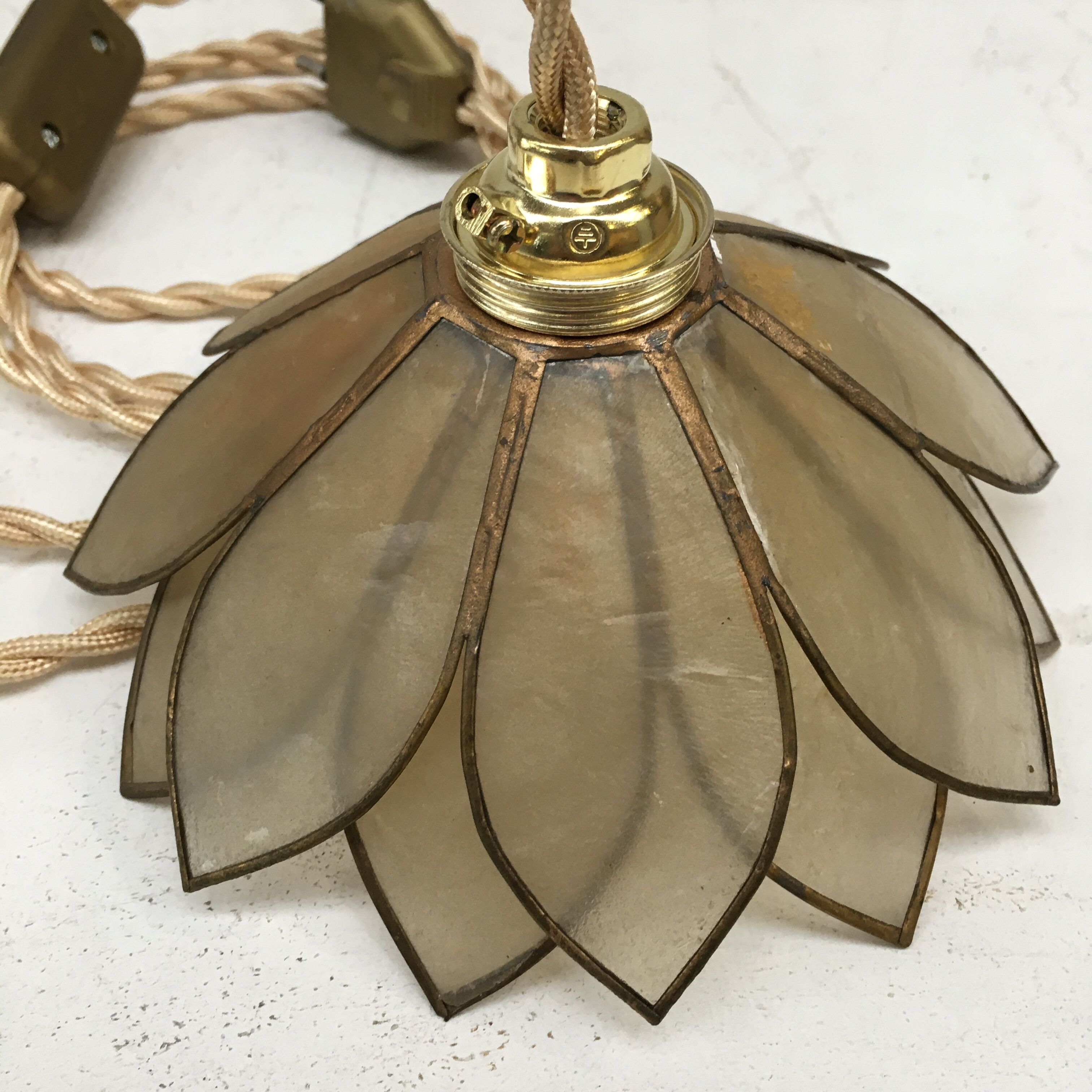 Flower walkman lamp in mother-of-pearl and brass