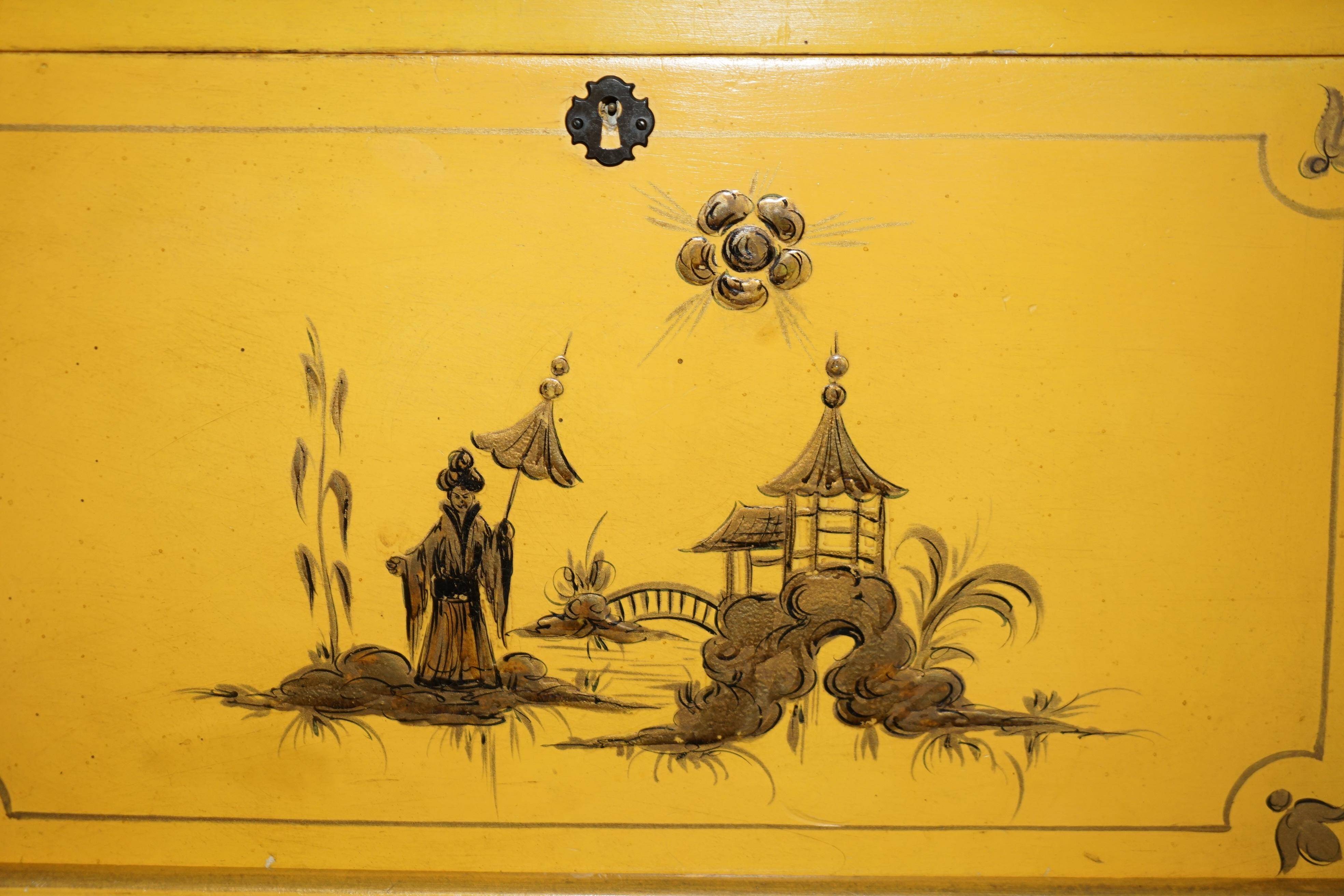 Antique Japanese commode hand-painted and lacquered.