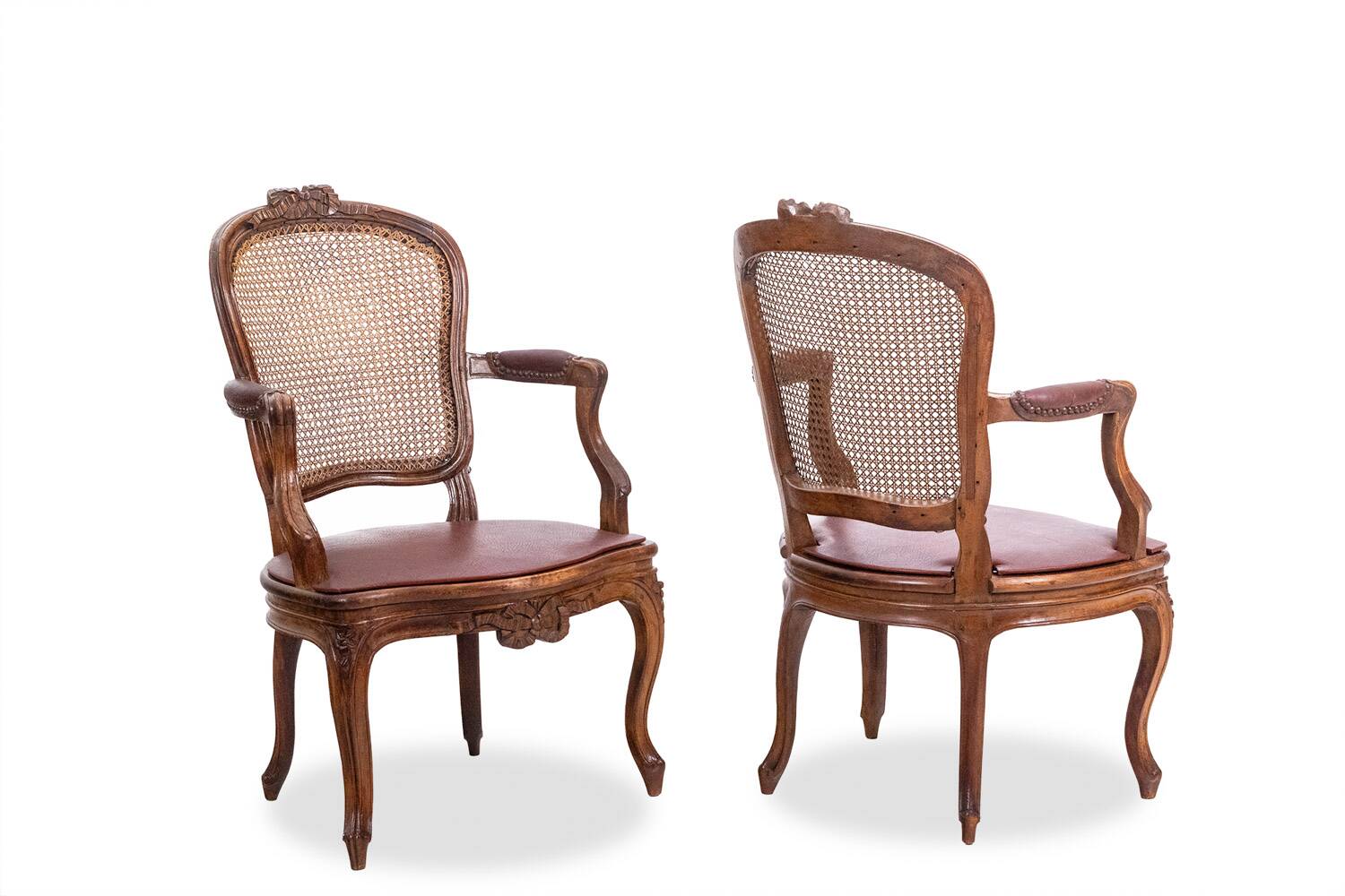 Pair of “cabriolet” armchairs in walnut and canework. Louis XV period. LS5209325