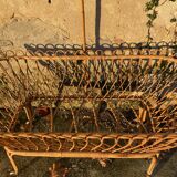 Baby cot/rattan bed