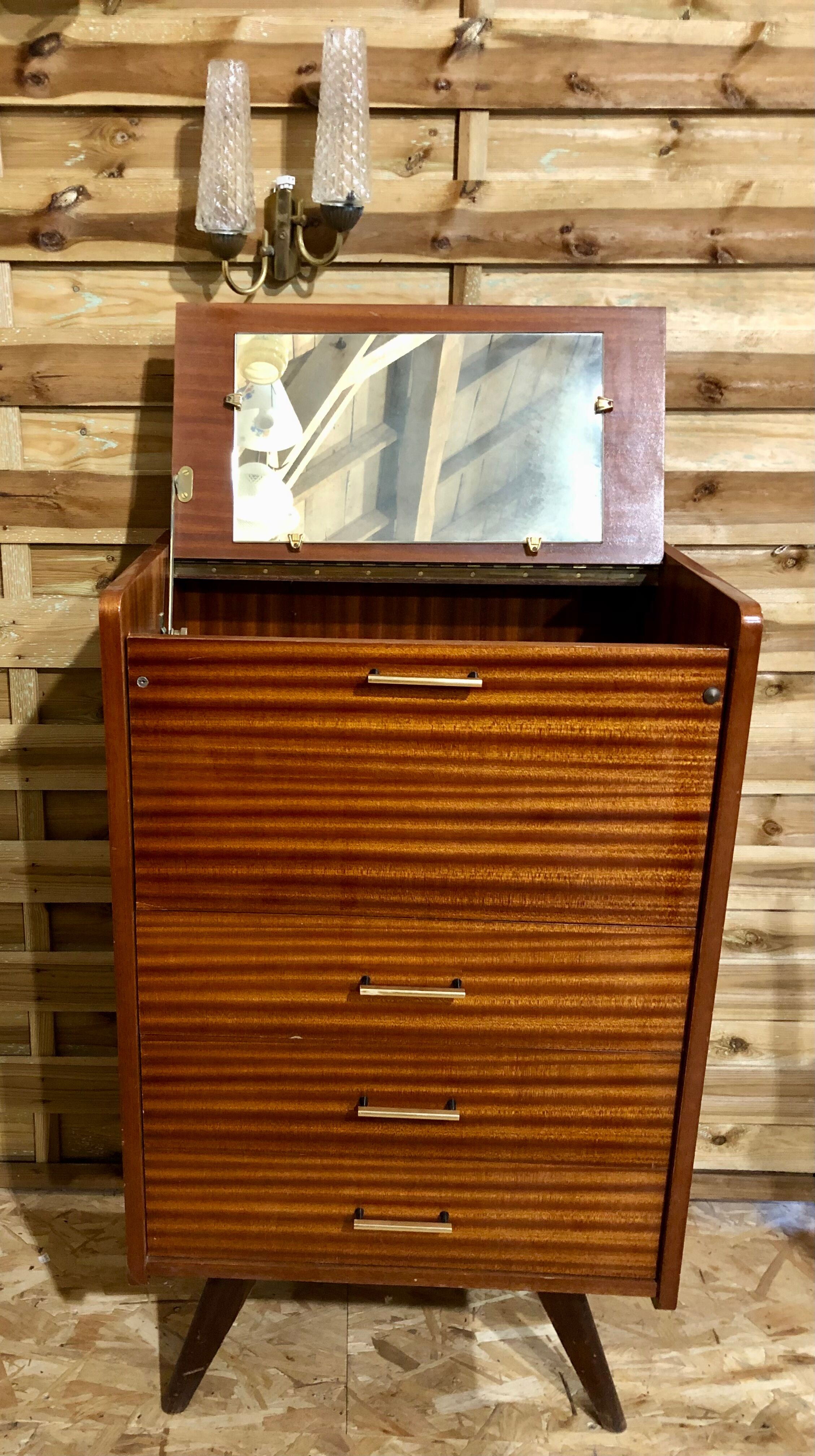 Varnished dressing table