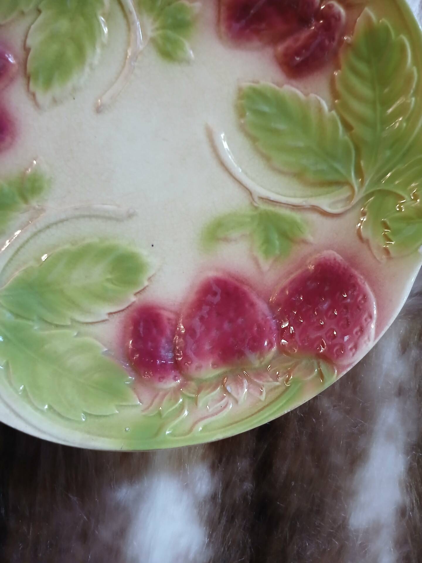 2 antique dessert plates in majolica