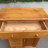 English wooden chest of drawers from the 80s