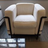 A sofa and two LC2 Cassina armchairs