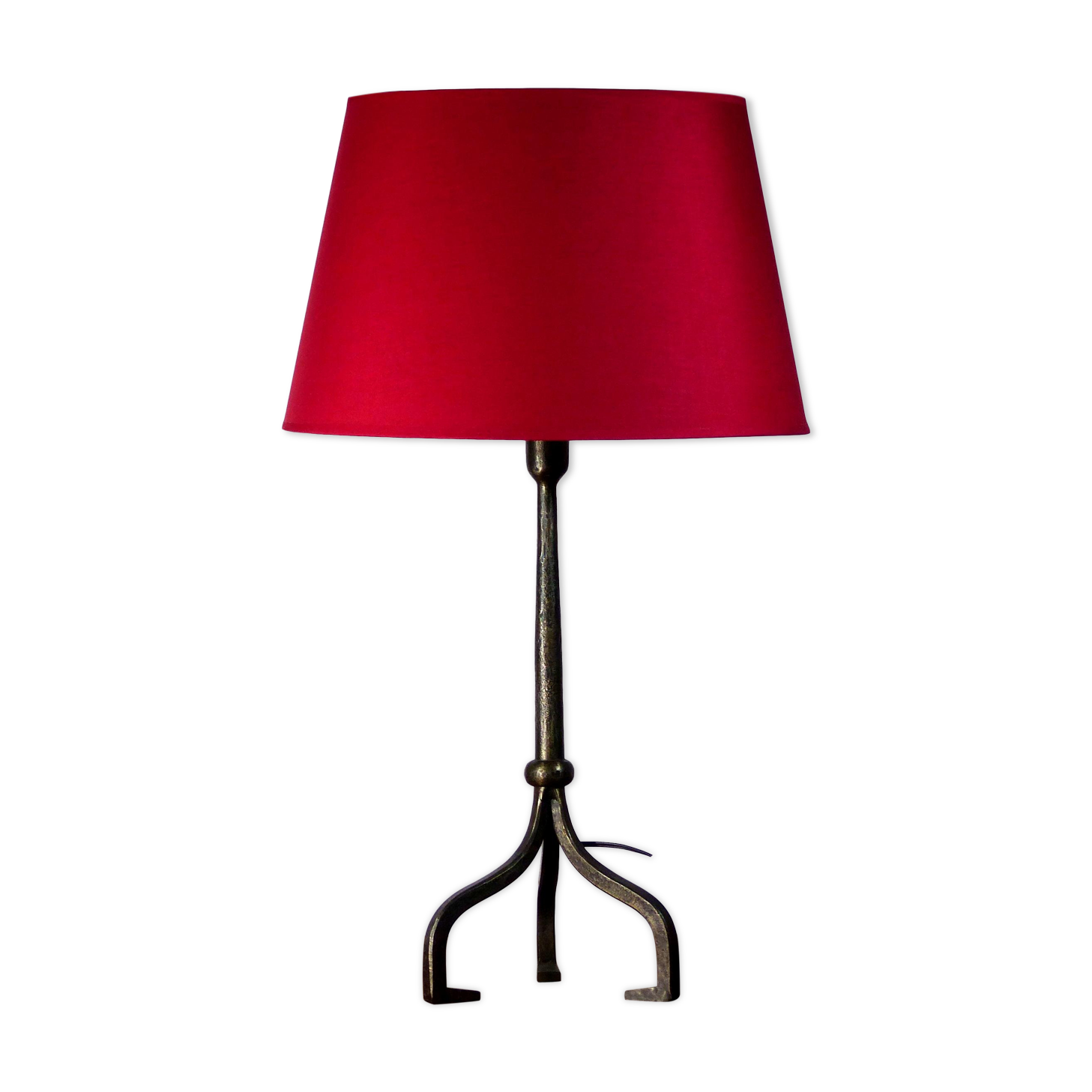 Wrought iron tripod table lamp