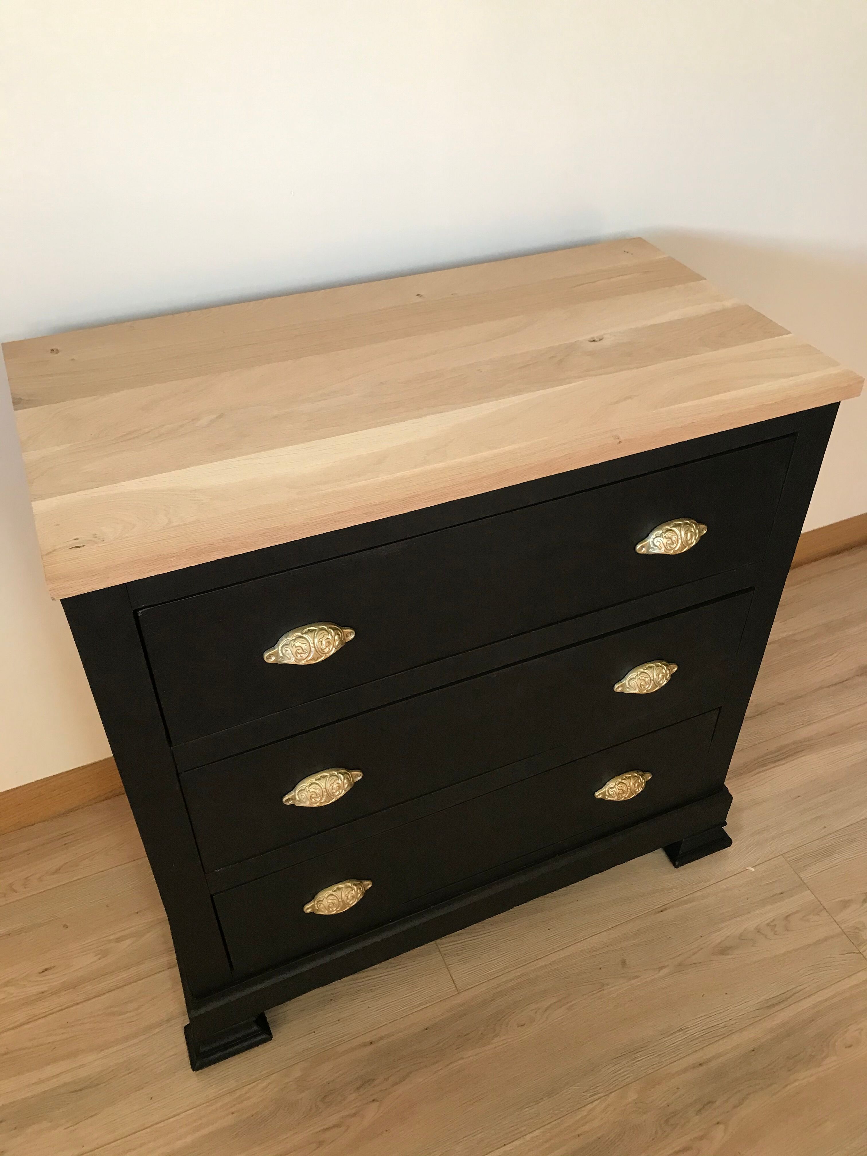 Vintage chest of drawers