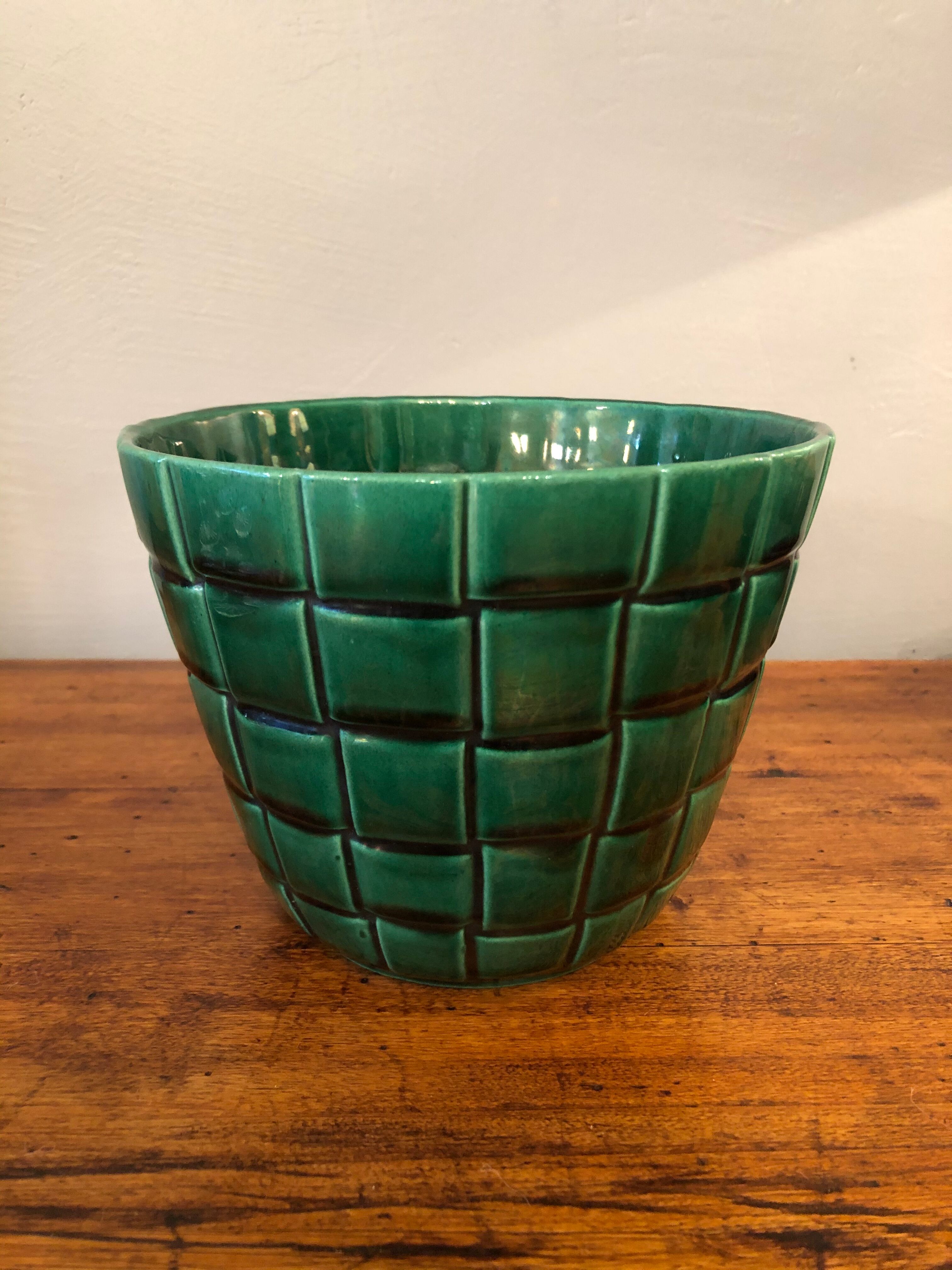 St Clement's ceramic pot cache