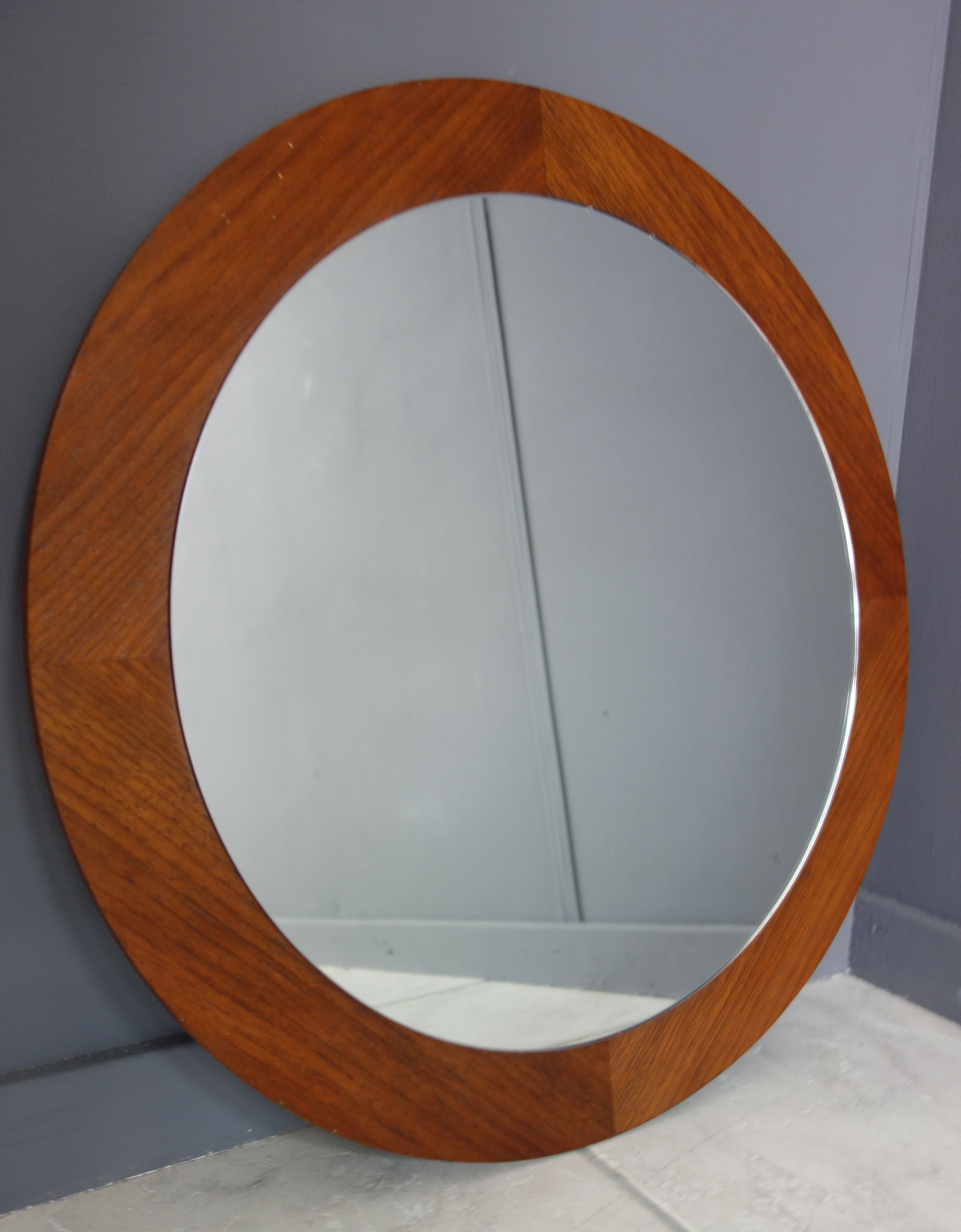 Miroir rond sur placage de teck des années 1960 - 49cm