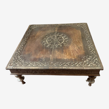 Ancient india square coffee table in solid teak wood decorated with a rosette