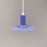 Une lampe suspendue minimaliste bleue de Lyfa Danemark des années 1980.