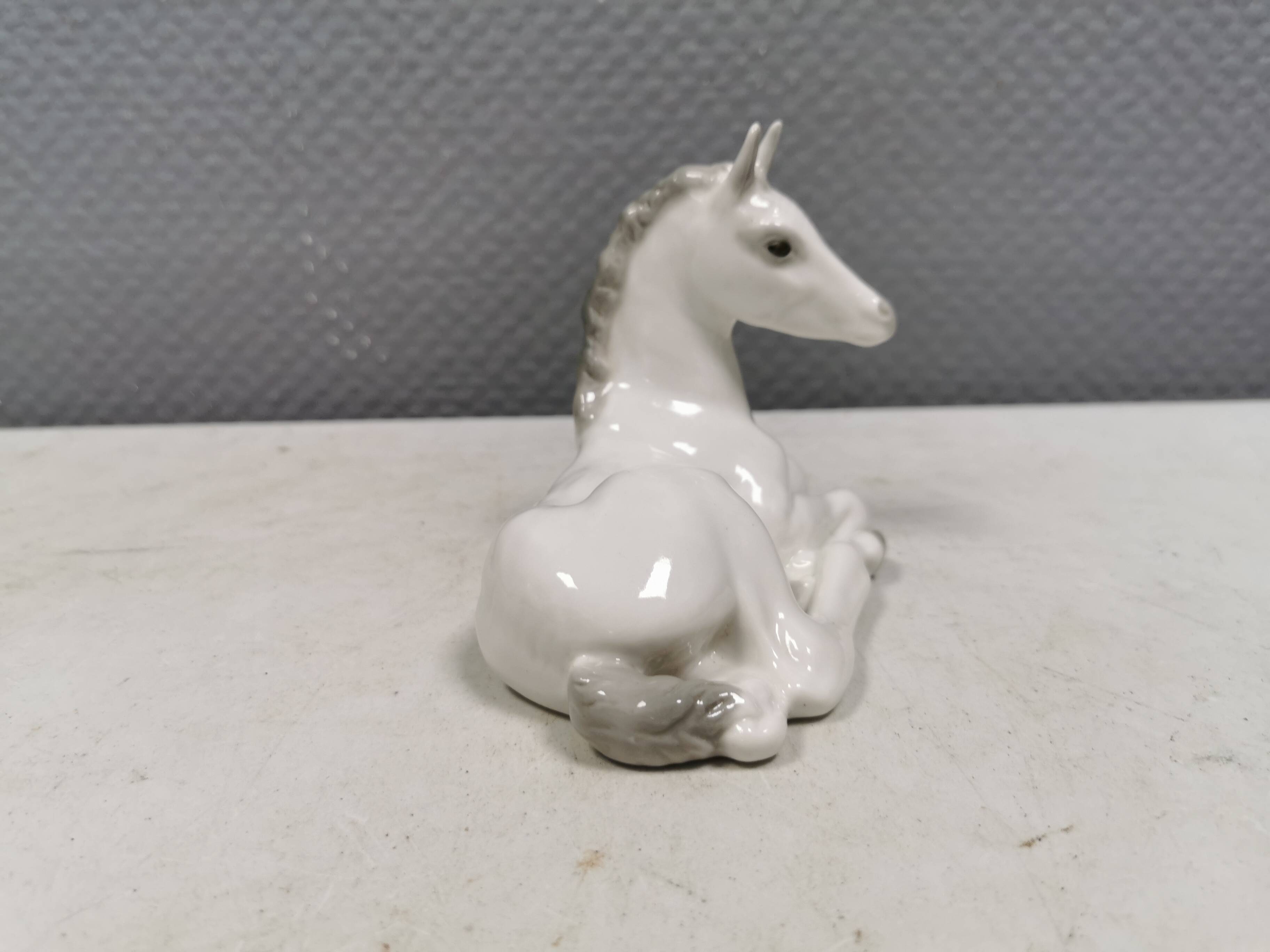 Original lomonosov horse, from before 1989 (ussr stamp under the horse)