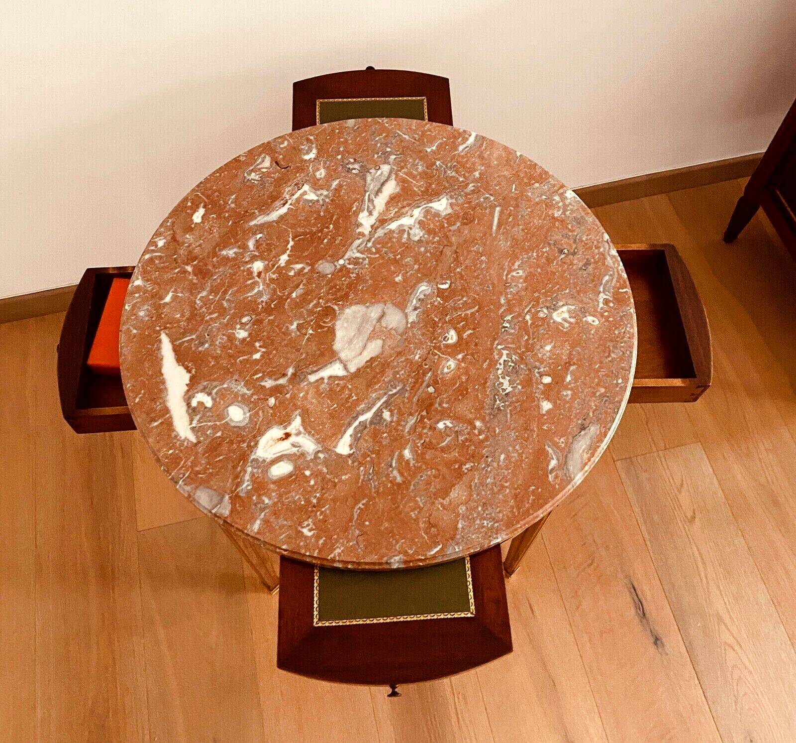 Louis XVI style pedestal table in mahogany and 20th century veneer