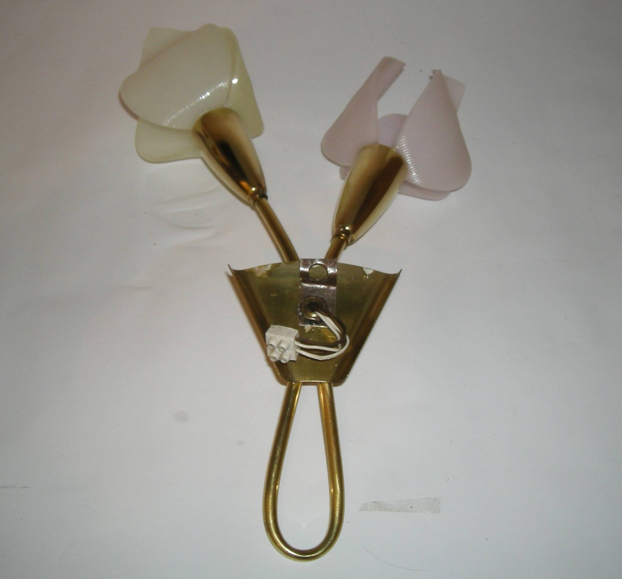 Double flower wall light from the 1950s.