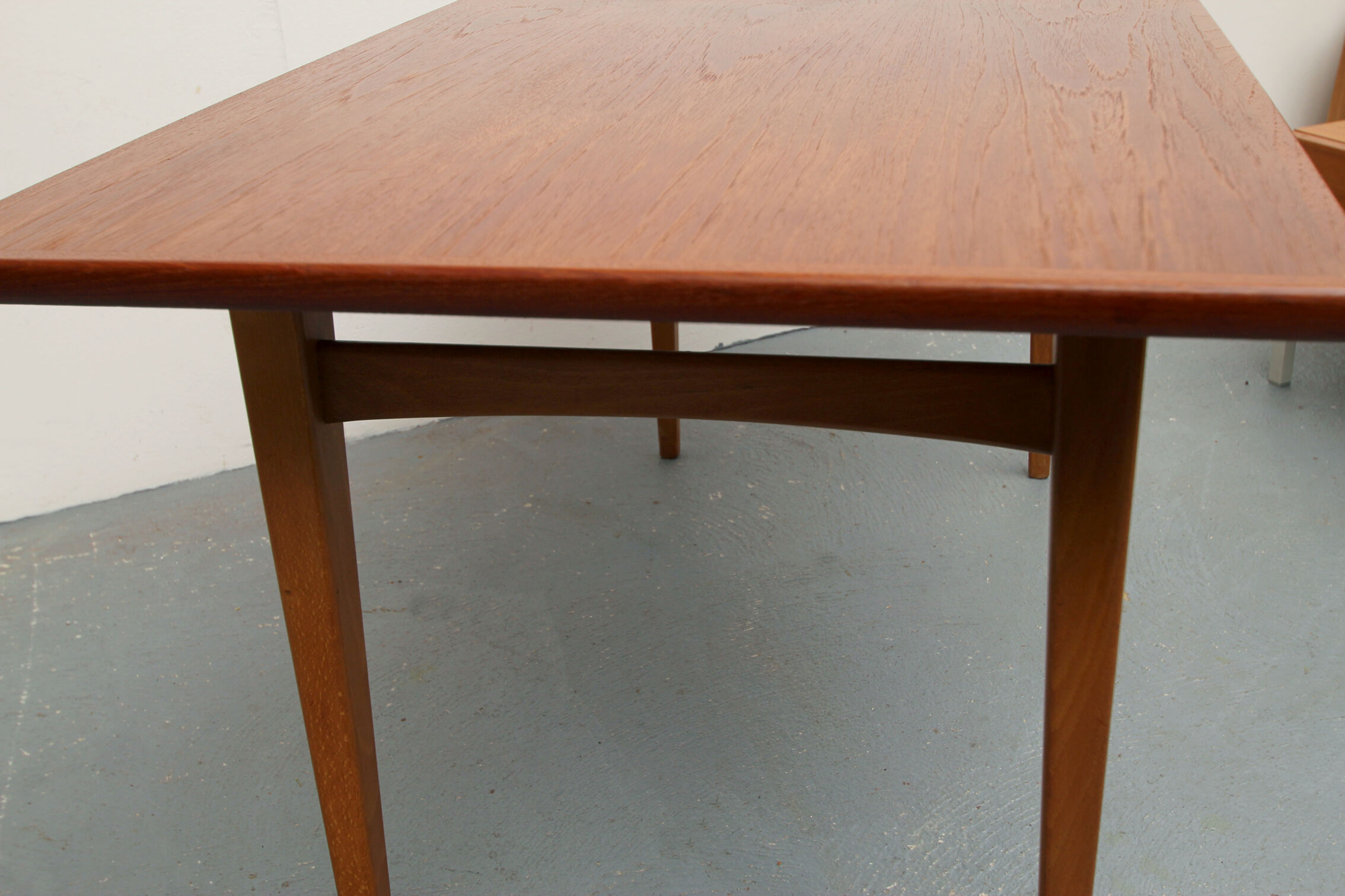 Table basse des années 1950 en teck
