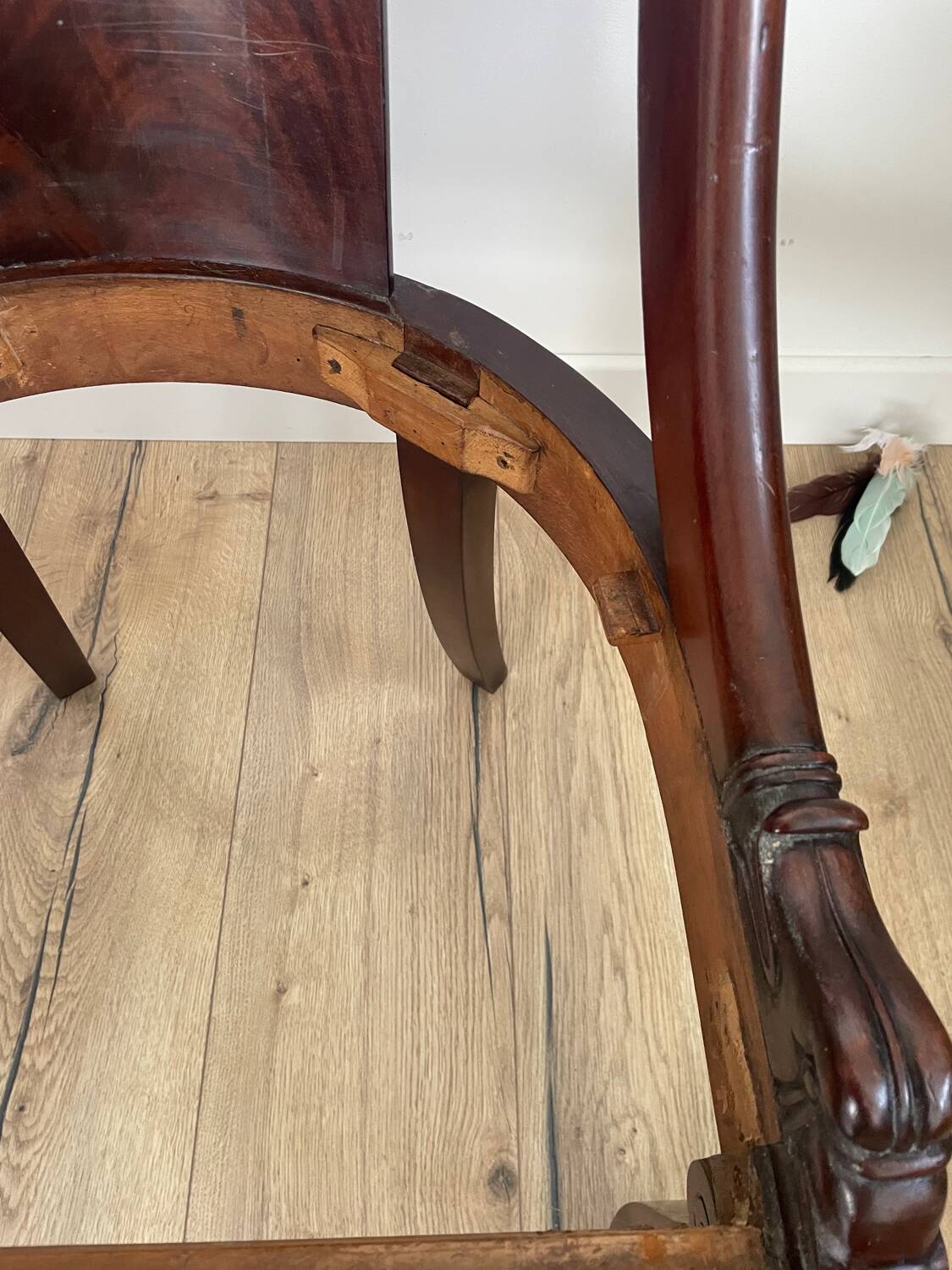 Mahogany gondola chair – Empire style