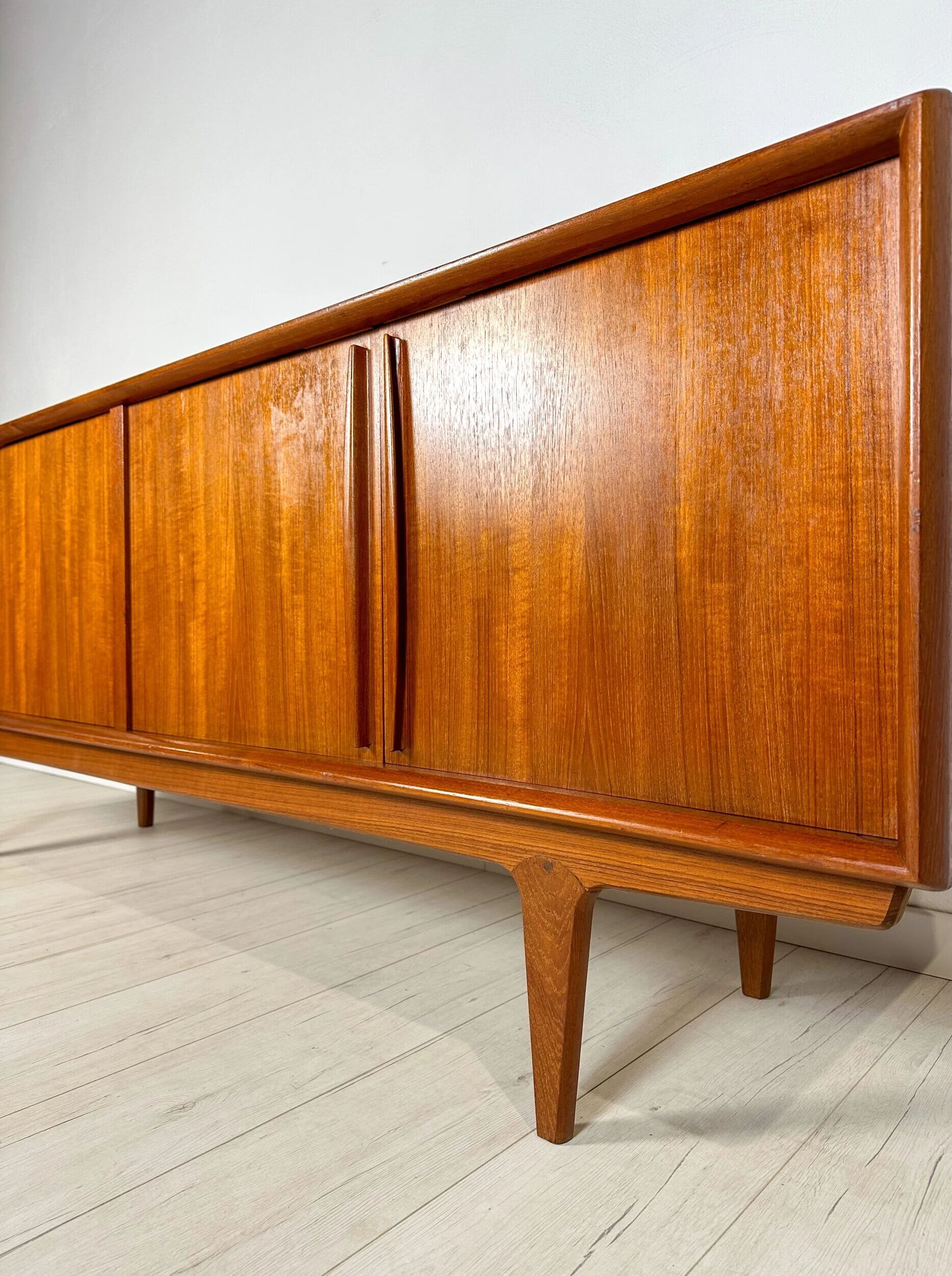 1960s Vintage Timeless Scandinavian Danish Design Teak Sideboard