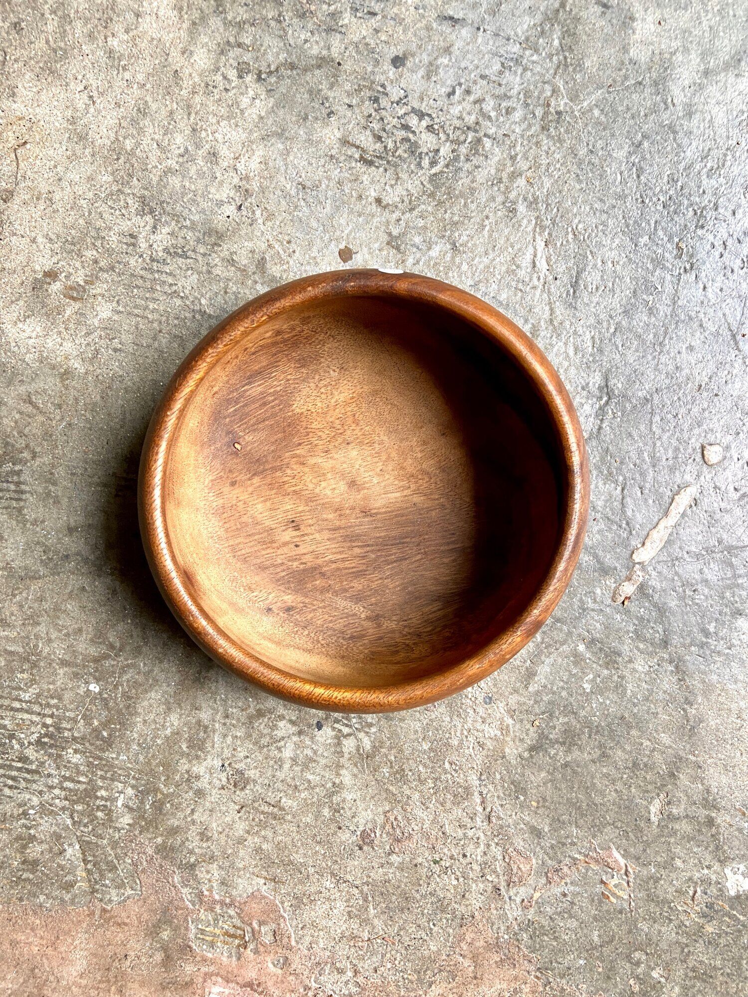 Salad bowl, cut into turned wood