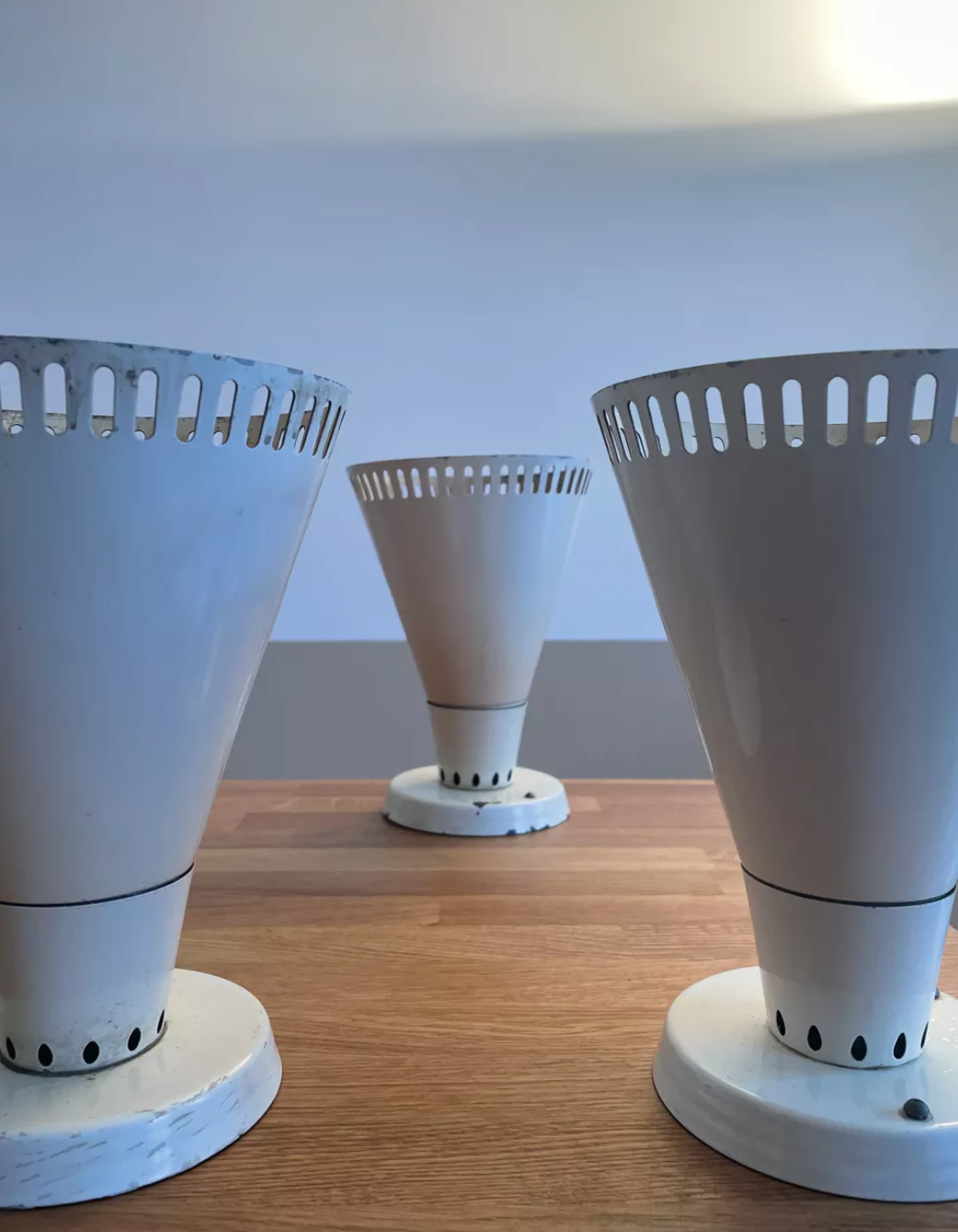 Suite of 3 wall lamps, vintage, white lacquered metal, lita 1970 france