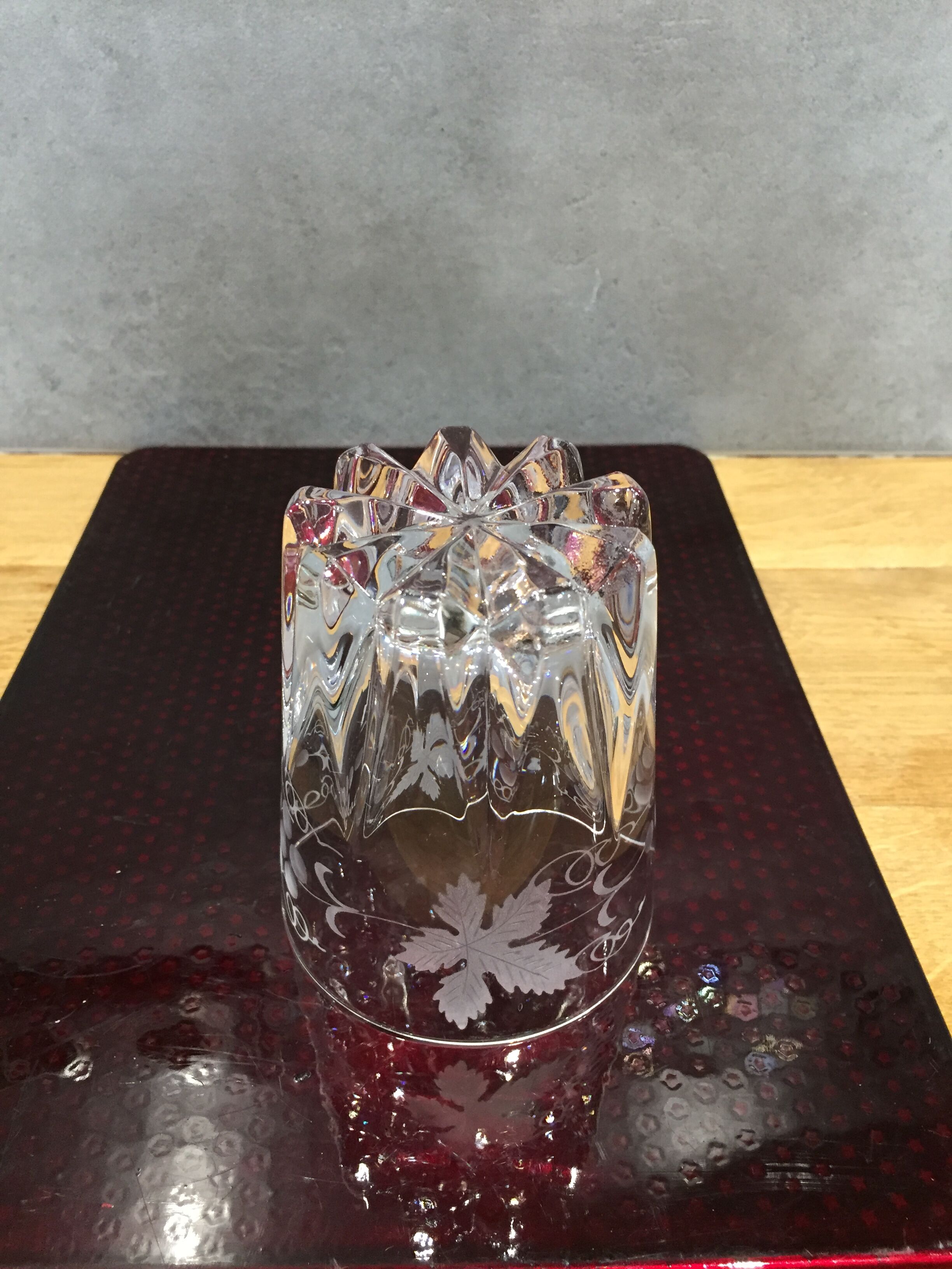 Series of 4 crystal whiskey glasses engraved vine decoration