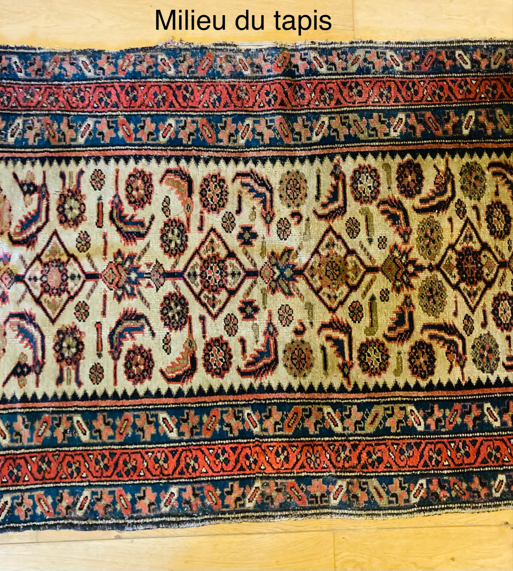 Oriental carpet from the early 20th century made of pure virgin wool, handmade.