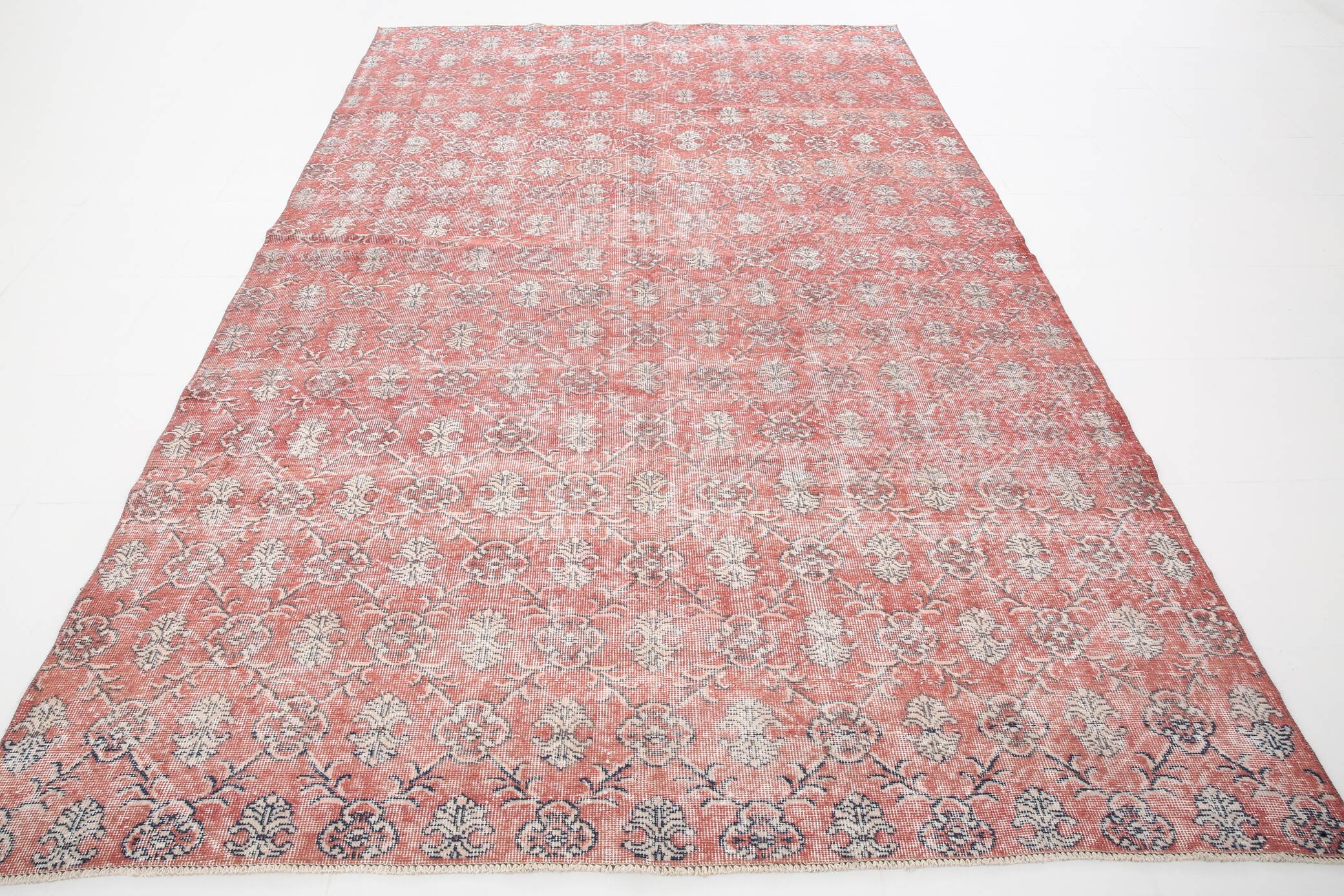 Pale red classic vintage rug, 215x335cm